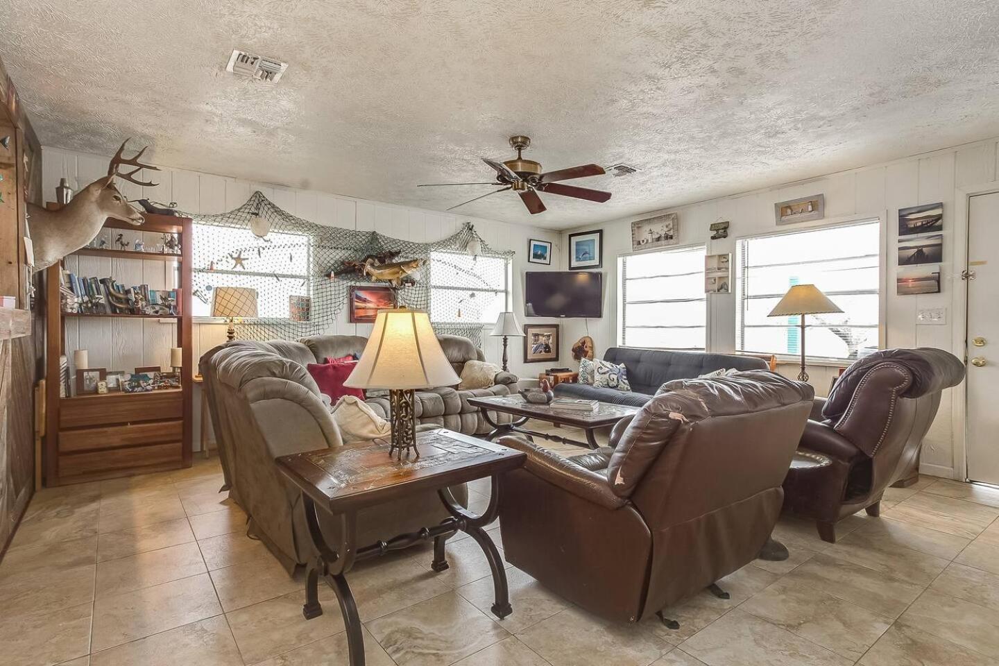Waterfront Laguna Madre Bayhouse - Fishing, Birding & Family Retreat