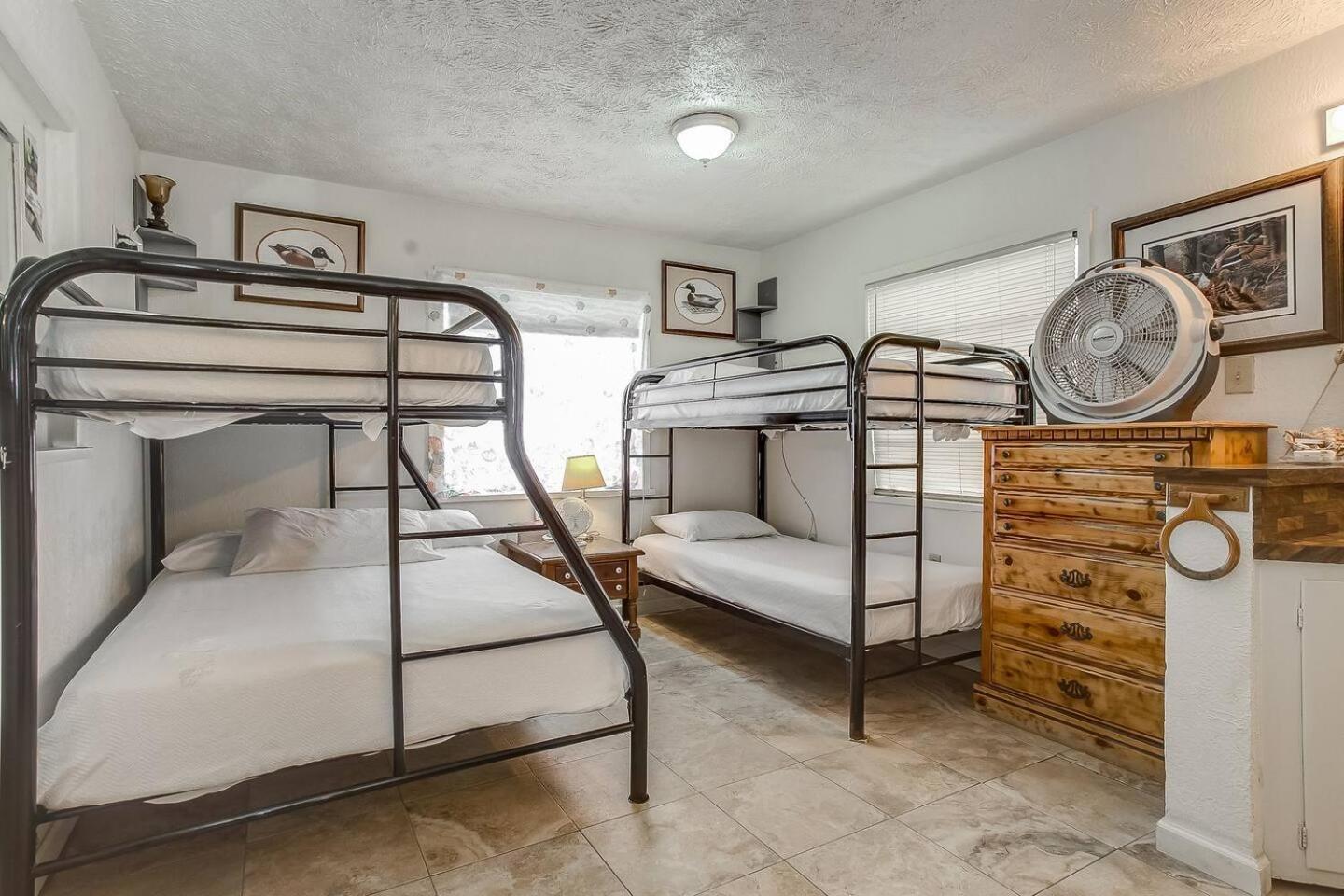 Waterfront Laguna Madre Bayhouse - Fishing, Birding & Family Retreat