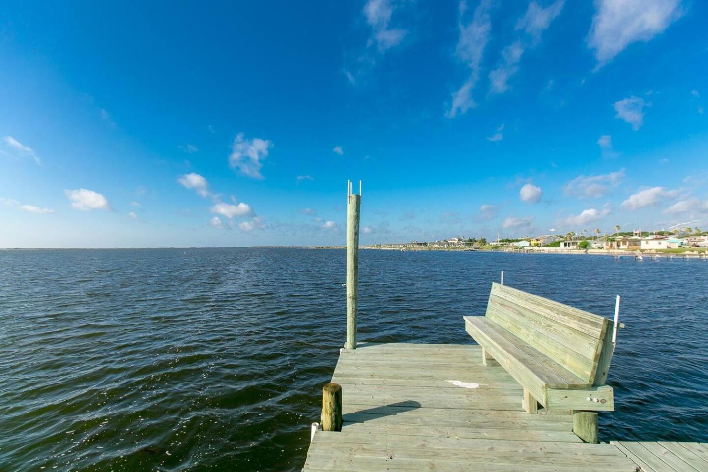 Waterfront Laguna Madre Bayhouse - Fishing, Birding & Family Retreat