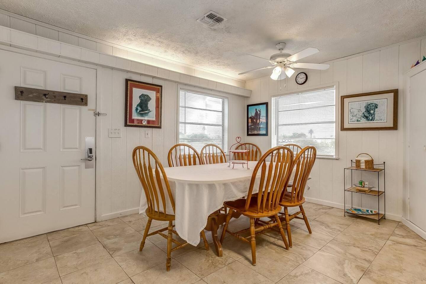 Waterfront Laguna Madre Bayhouse - Fishing, Birding & Family Retreat