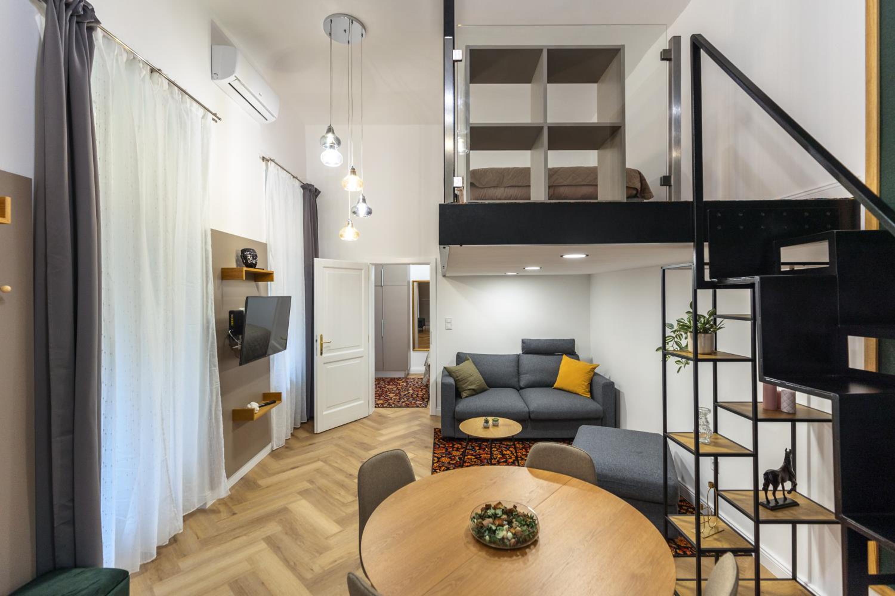 Downtown Luxury Apartment view 5