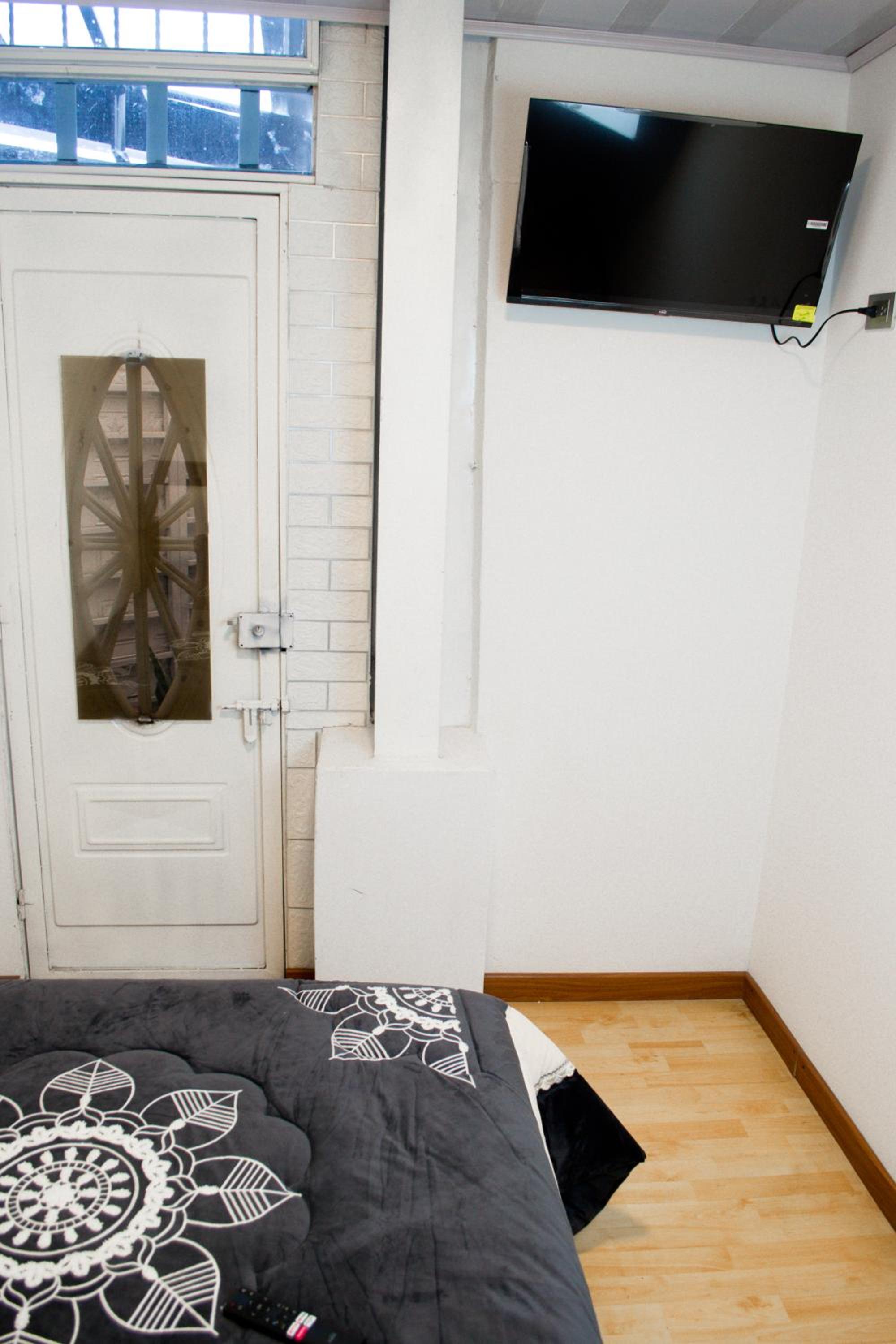 Hostal Lucas Corferias - Habitaciones Privadas