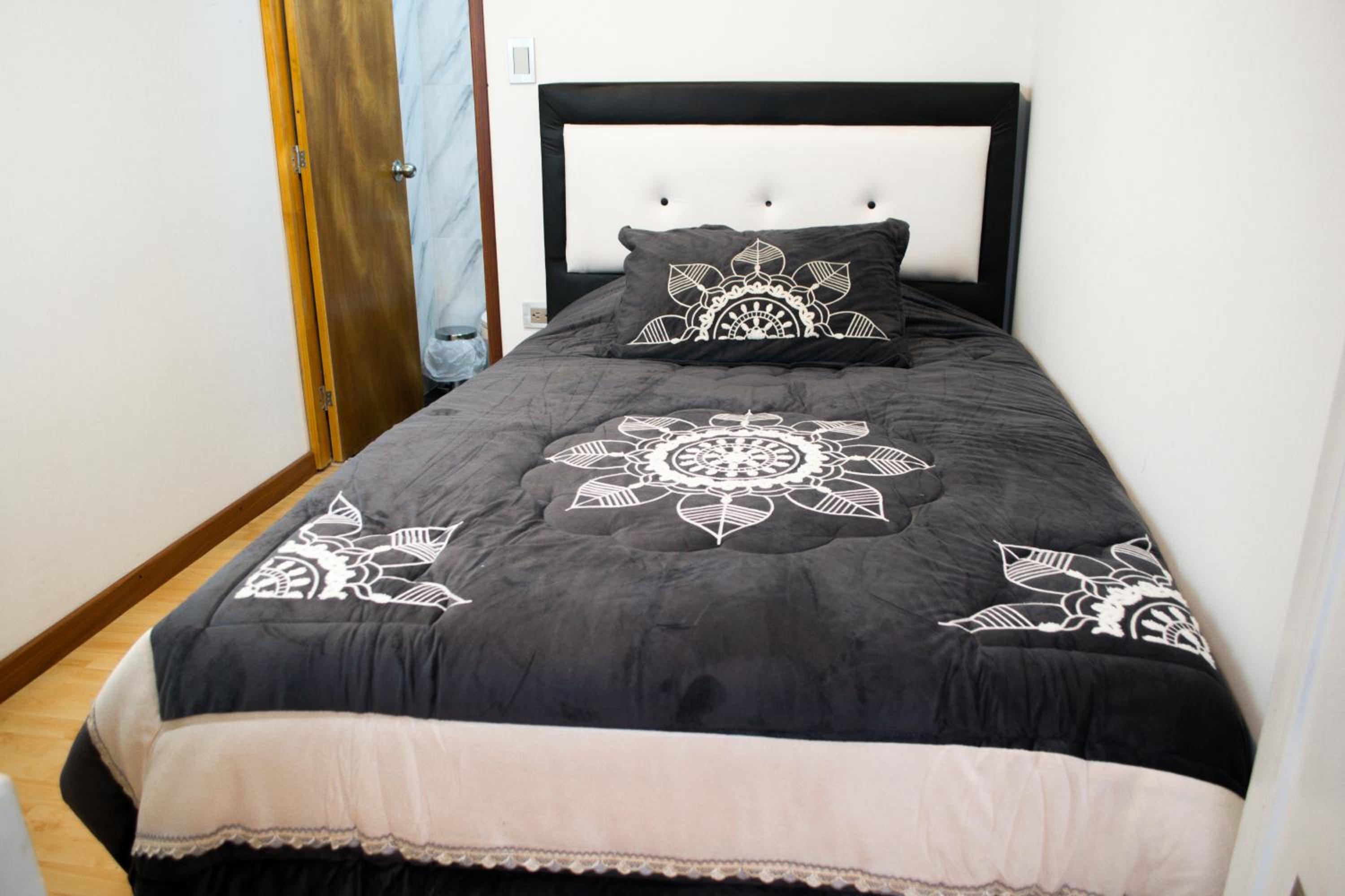 Hostal Lucas Corferias - Habitaciones Privadas