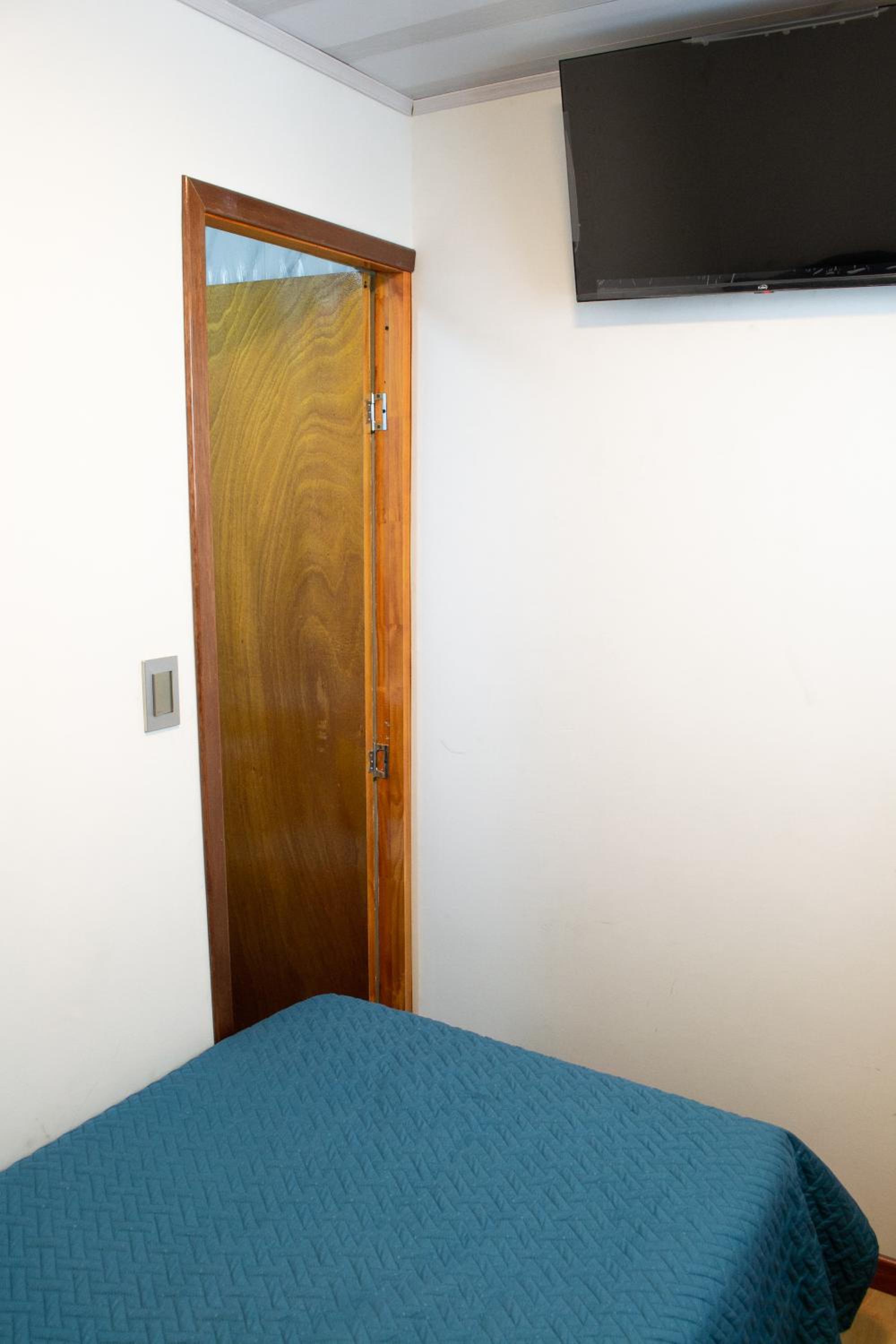 Hostal Lucas Corferias - Habitaciones Privadas