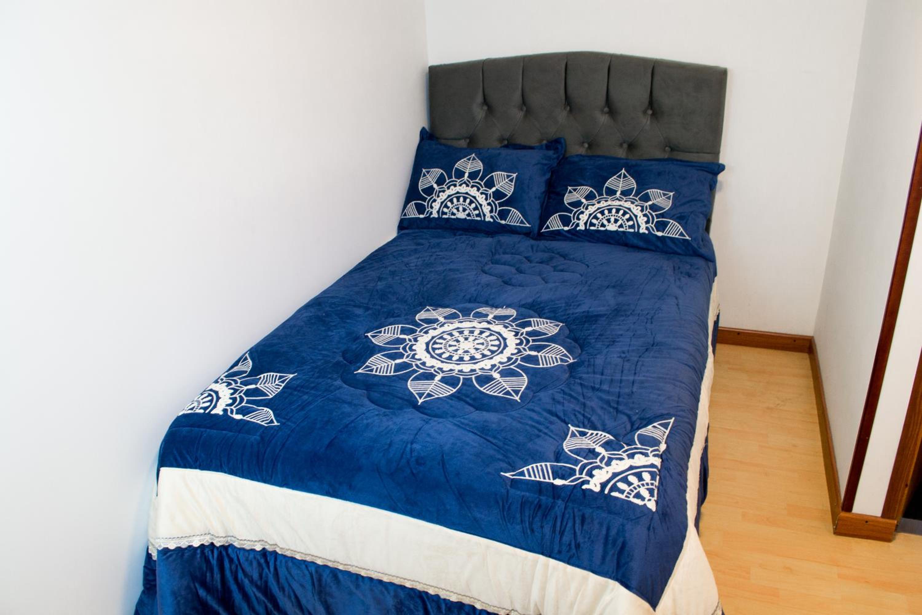 Hostal Lucas Corferias - Habitaciones Privadas