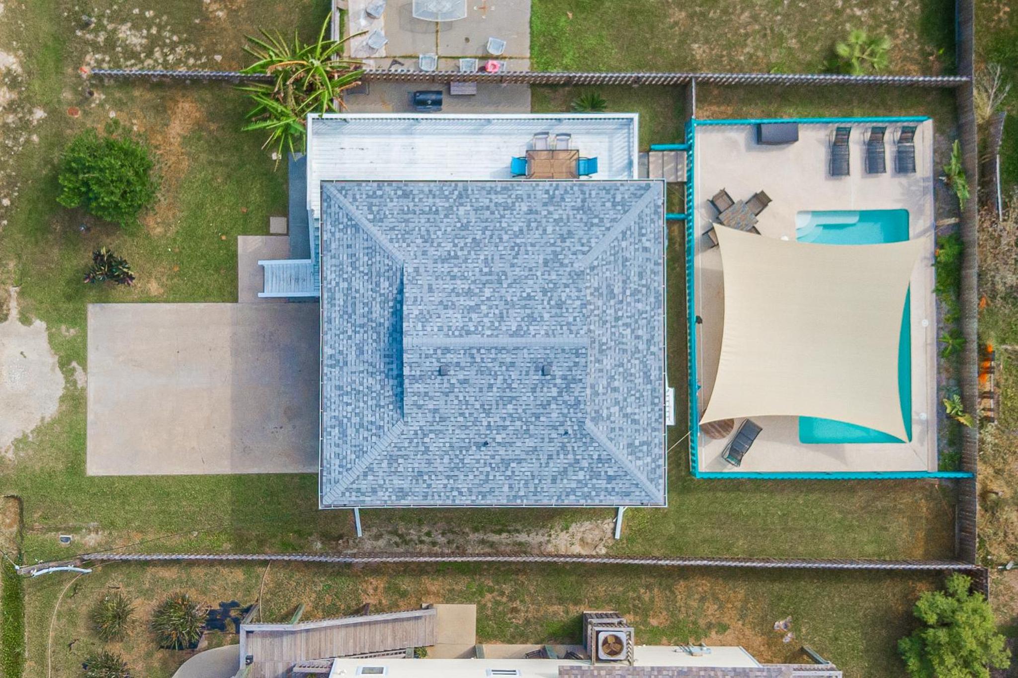Blue Horizon HUGE Private Pool and yard with Outside shower! view 2