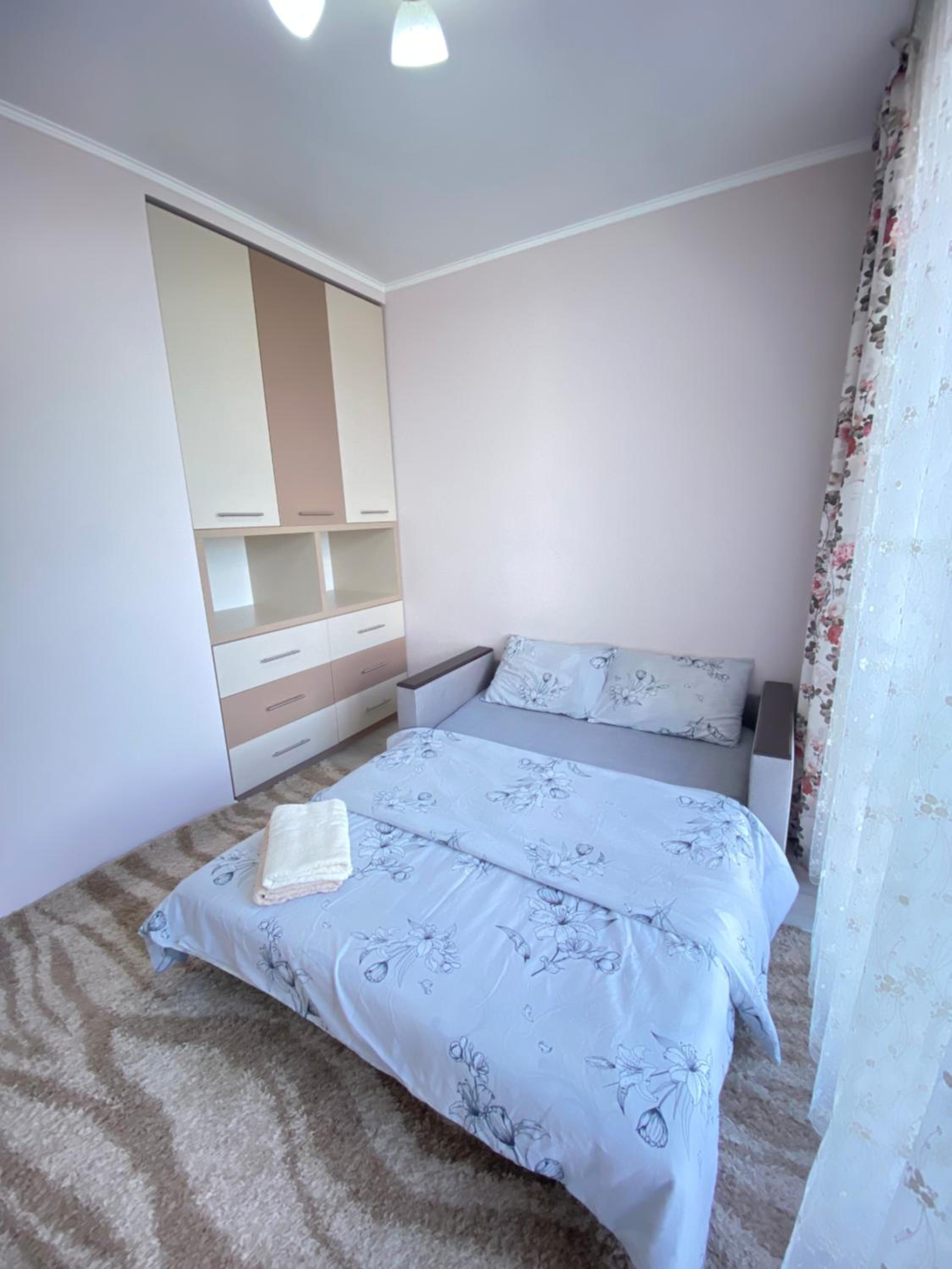 Cozy Two Bedroom Large Apartment view 5