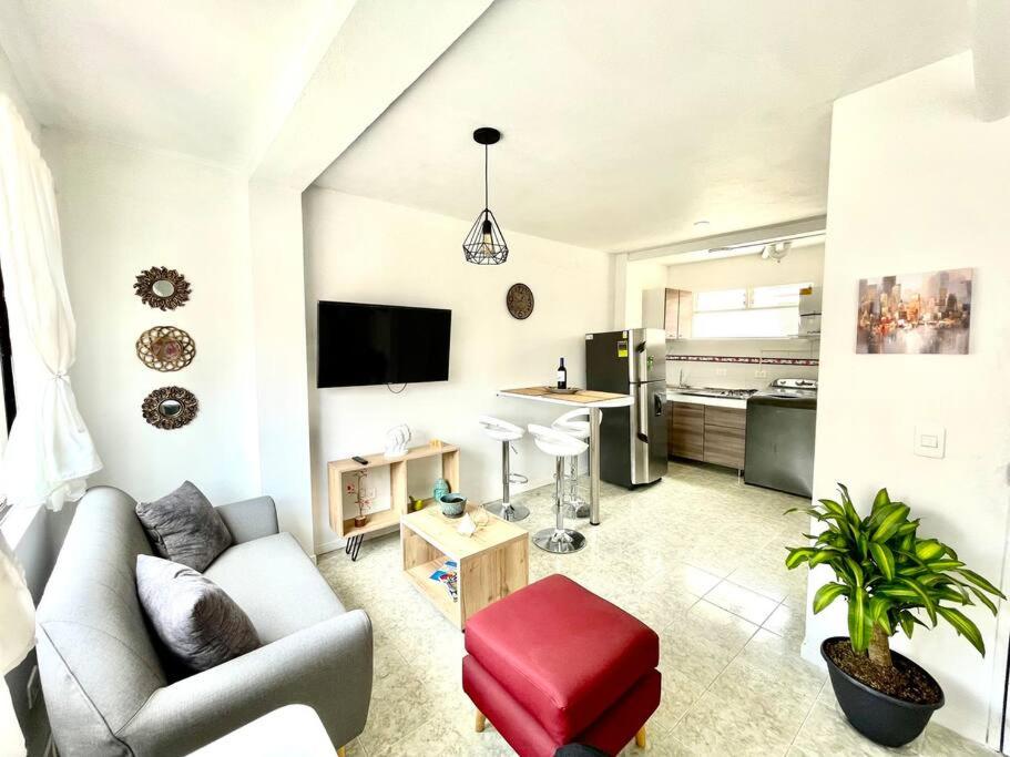 Spacious and comfortable apartment next to metro