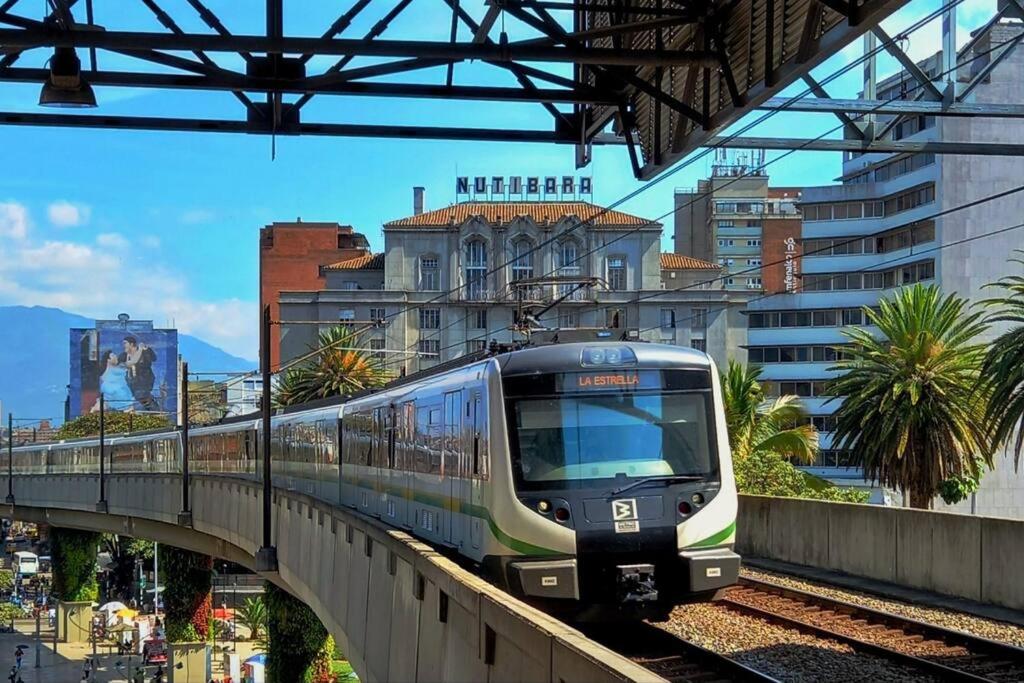 Spacious and comfortable apartment next to metro