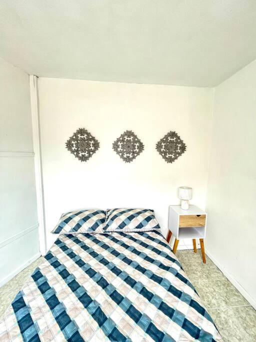 Spacious and comfortable apartment next to metro