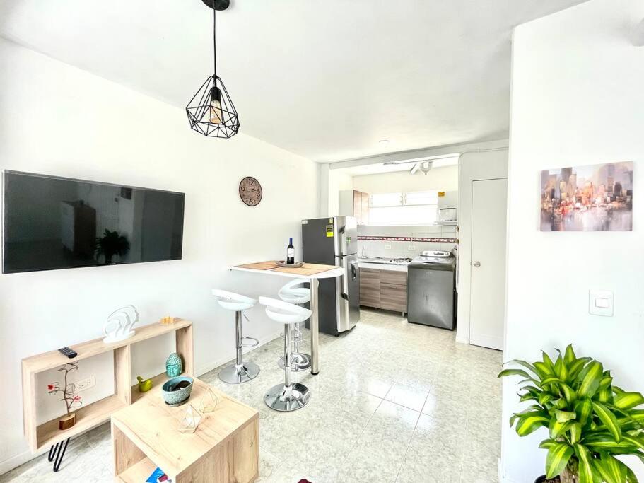 Spacious and comfortable apartment next to metro