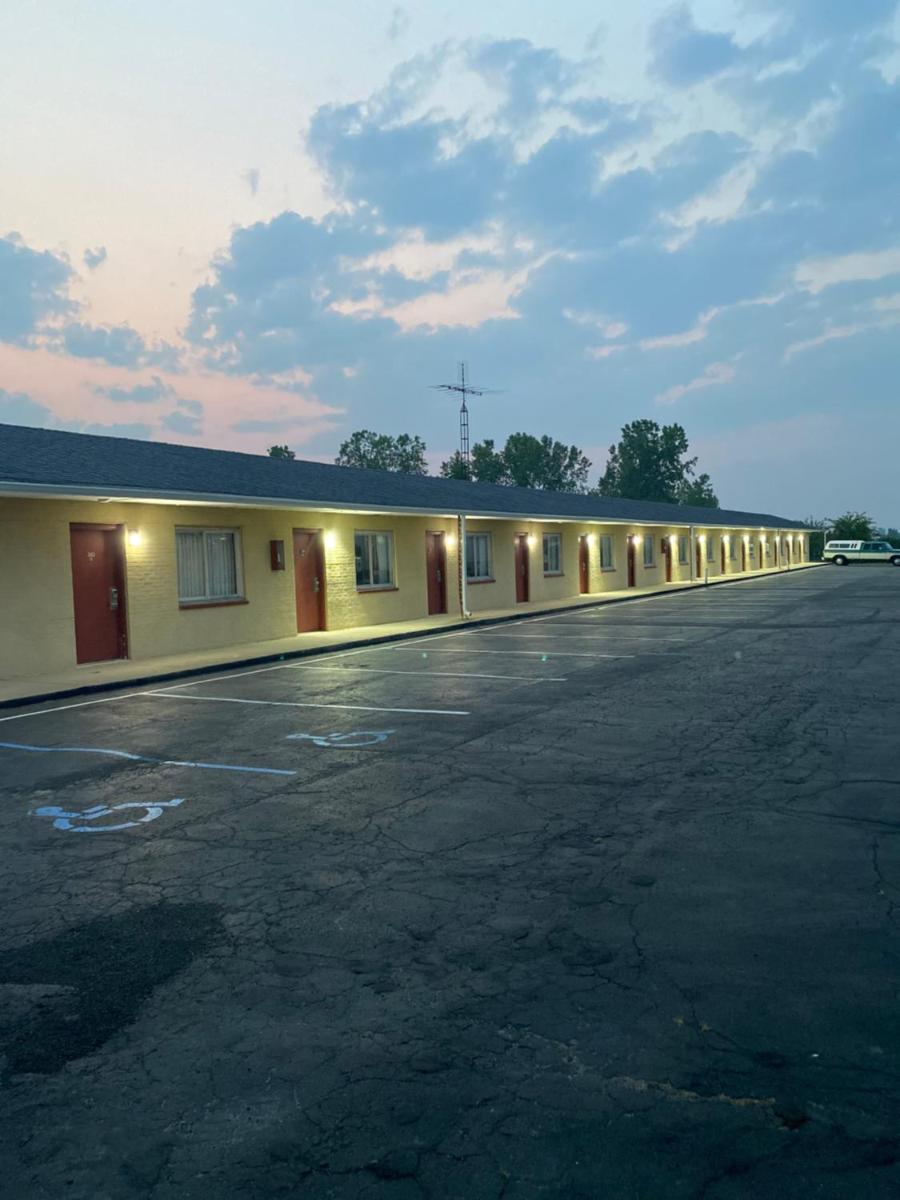 New Budget Inn - Property Image 11