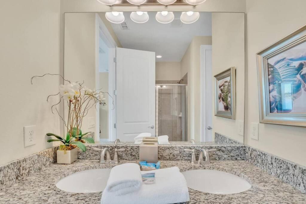 450 Paradise 8BD Villa- Game Room PoolSpa