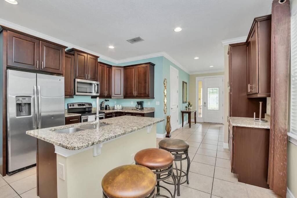 450 Paradise 8BD Villa- Game Room PoolSpa