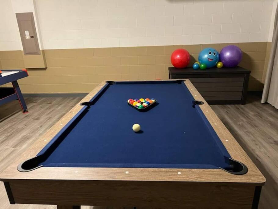 450 Paradise 8BD Villa- Game Room PoolSpa