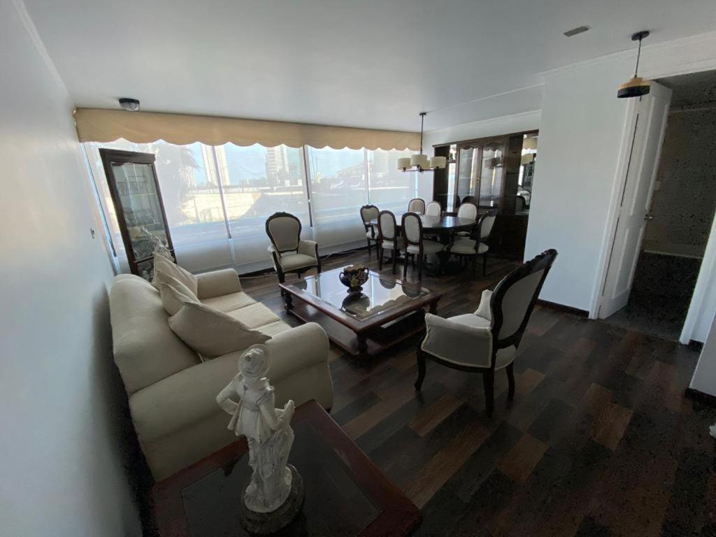 Departamento frente Playa cavancha alojamiento mínimo 3 noches
