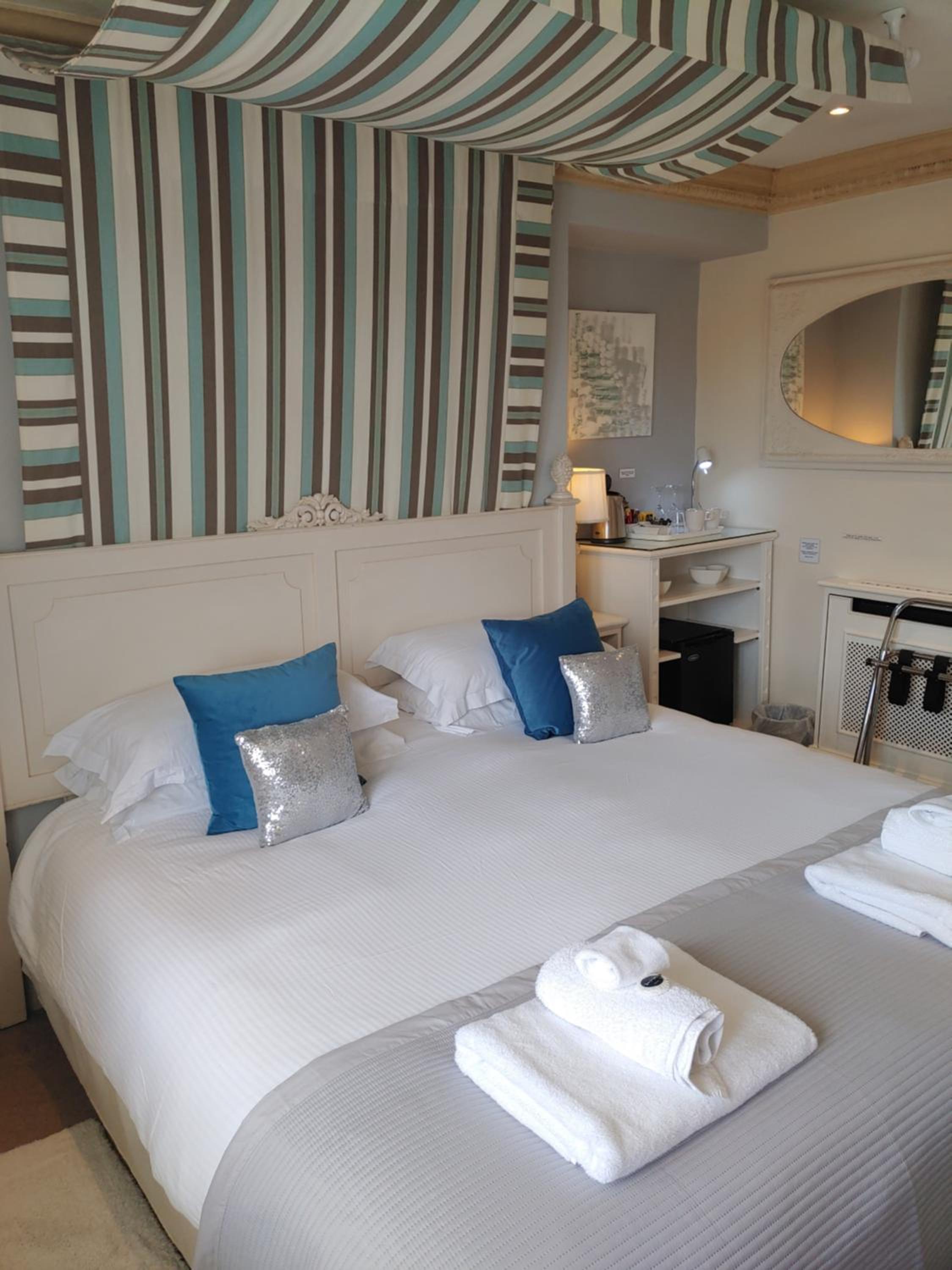 The Bath House Boutique B&B - IN-ROOM Breakfast - FREE parking