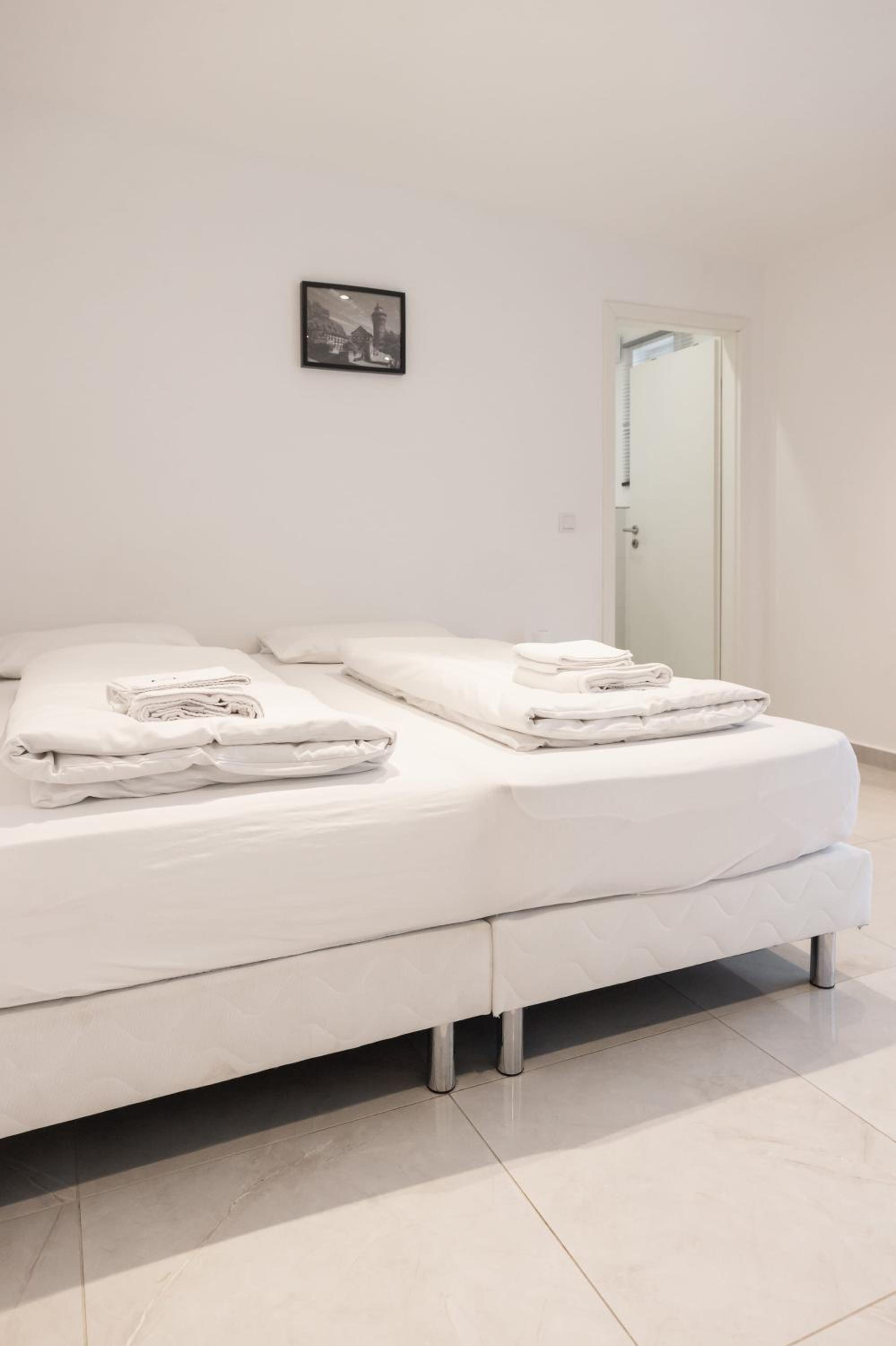 Rooms by StayStay I 24 Hours Check-In