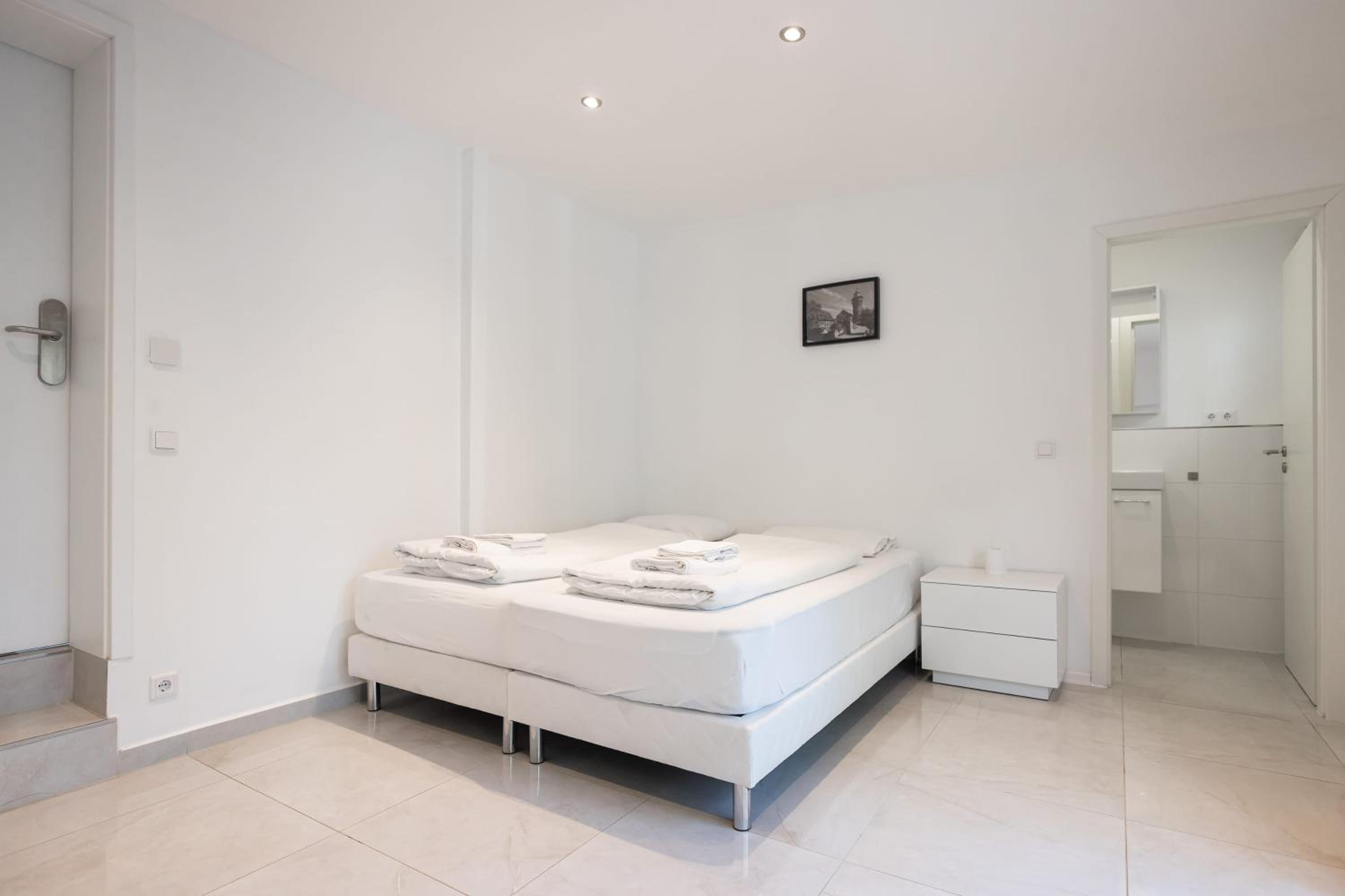 Rooms by StayStay I 24 Hours Check-In