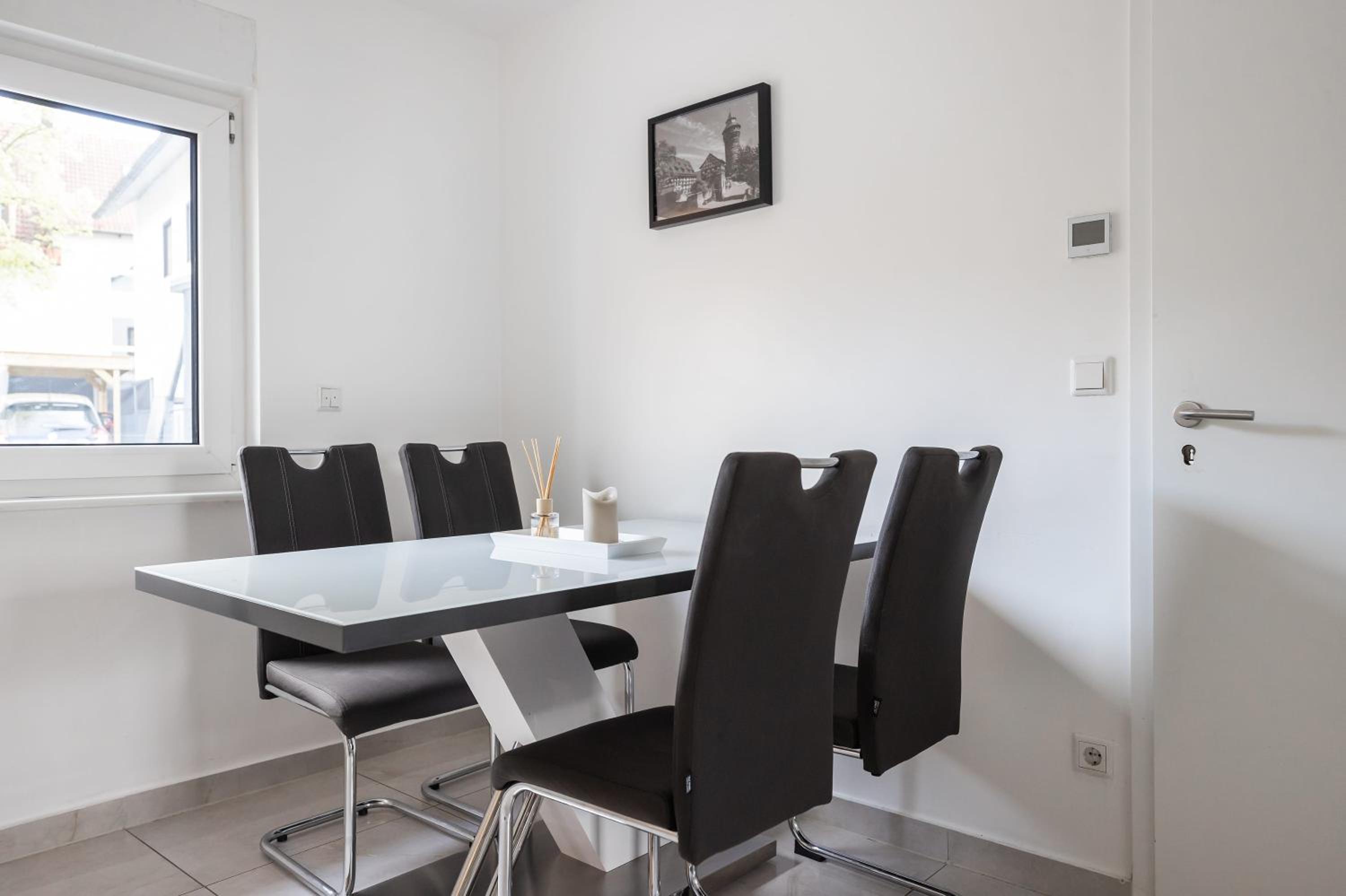 Rooms by StayStay I 24 Hours Check-In