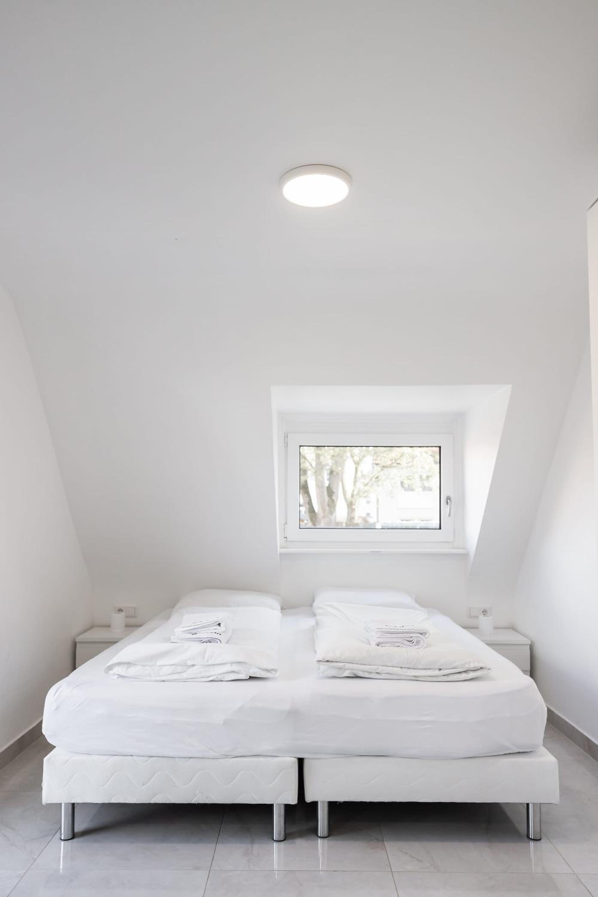 Rooms by StayStay I 24 Hours Check-In