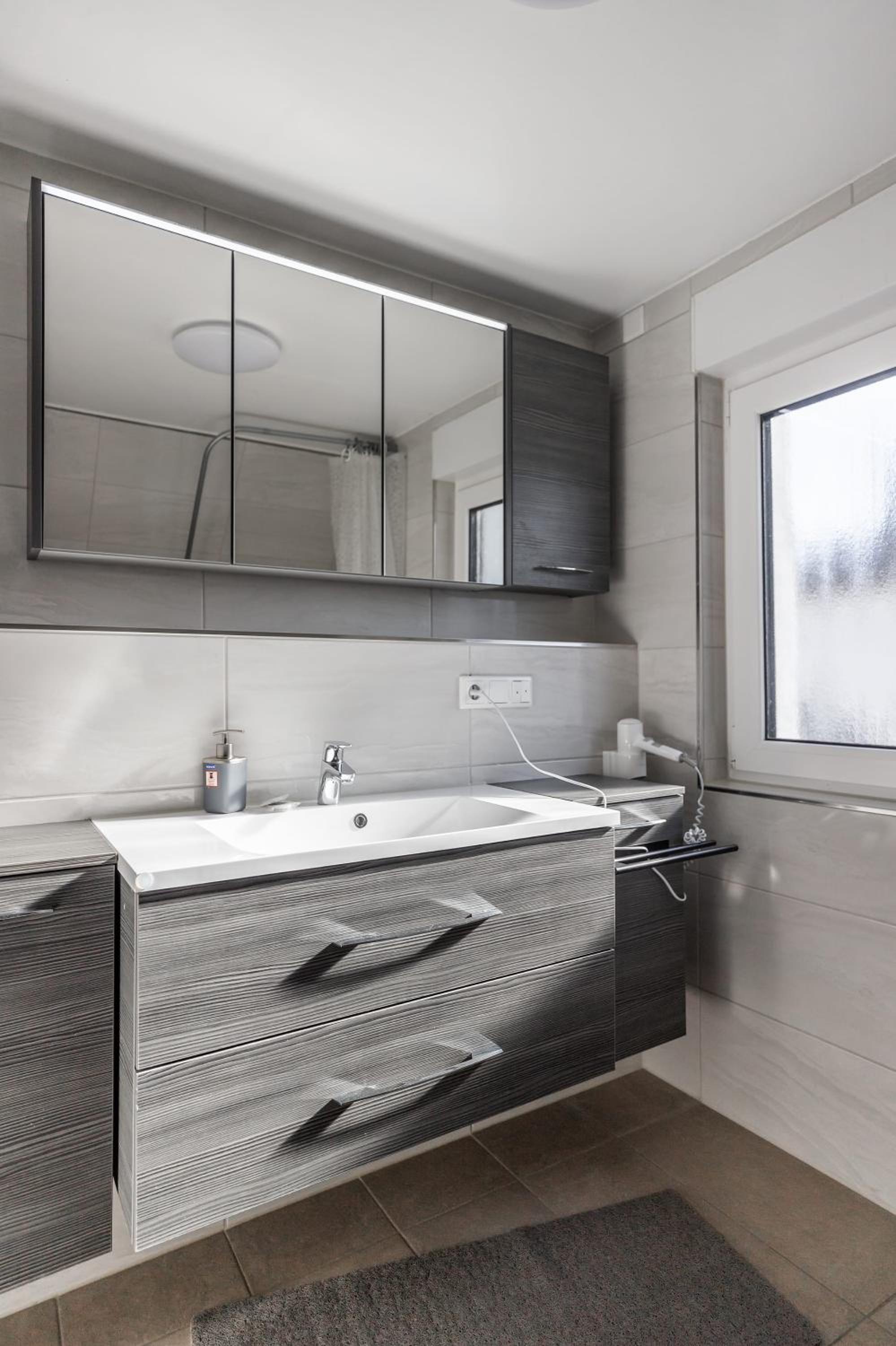 Rooms by StayStay I 24 Hours Check-In
