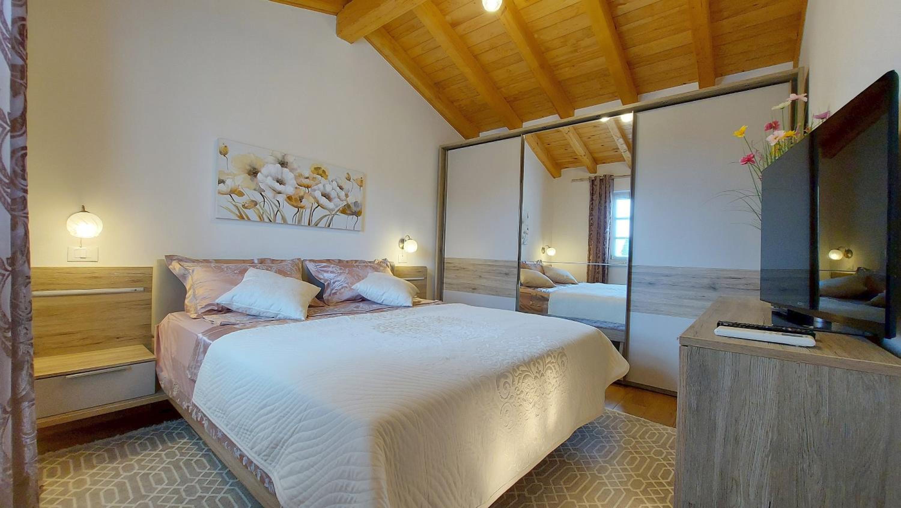Luxury VILLA LE ROSE view 2