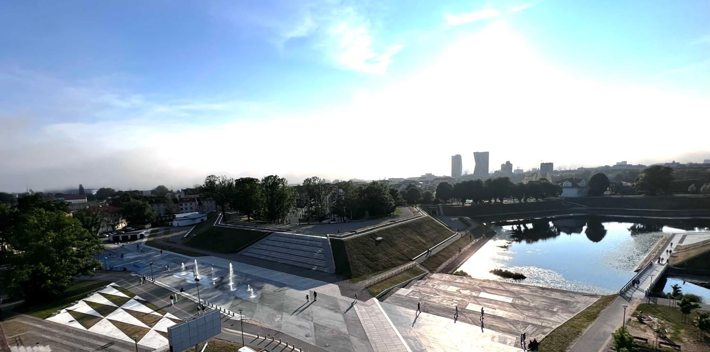 Jonas Hill SkyView Apartment view 4