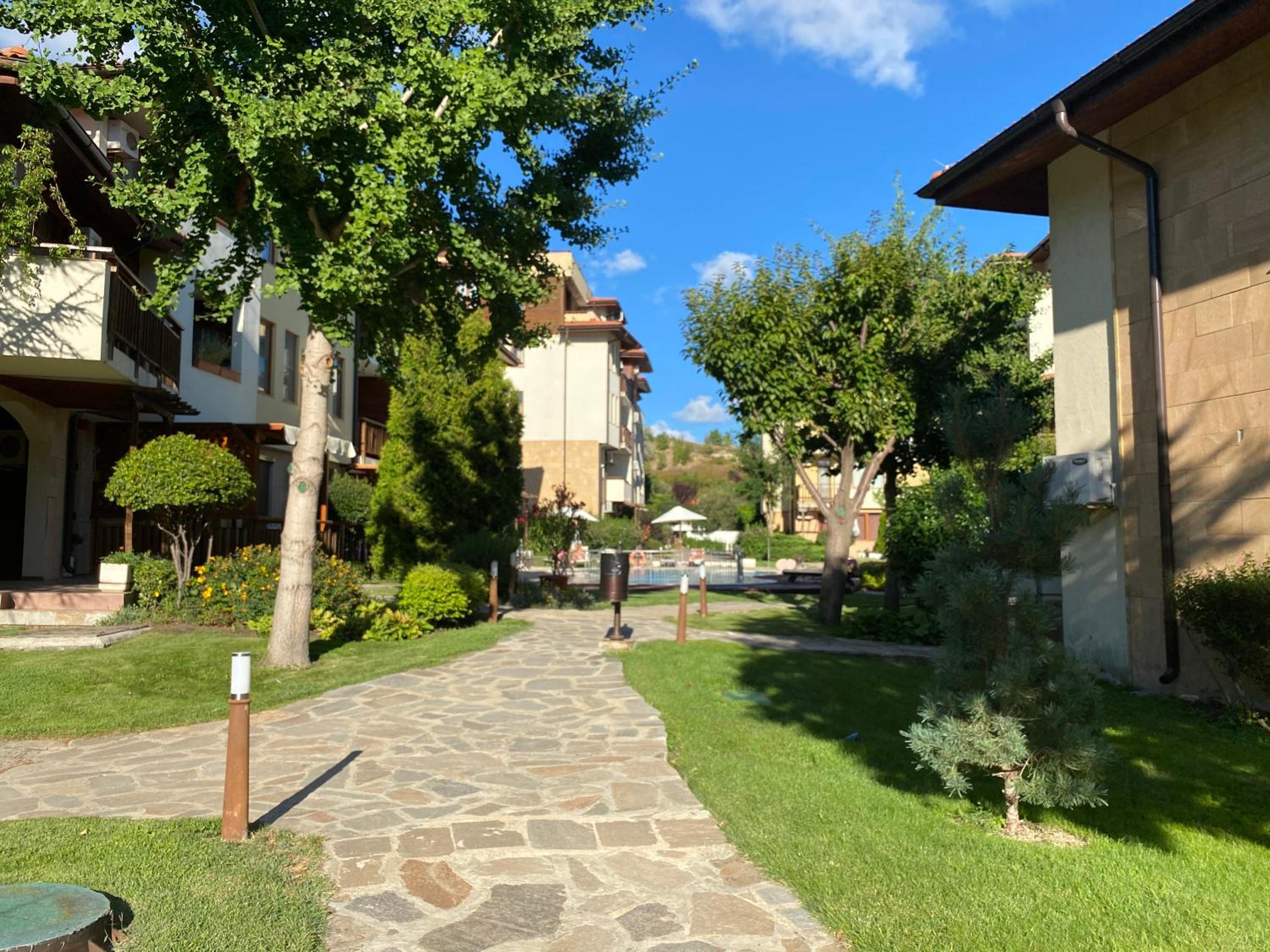GARDEN OF EDEN B3-2 Private One Bedroom Apartment view 3