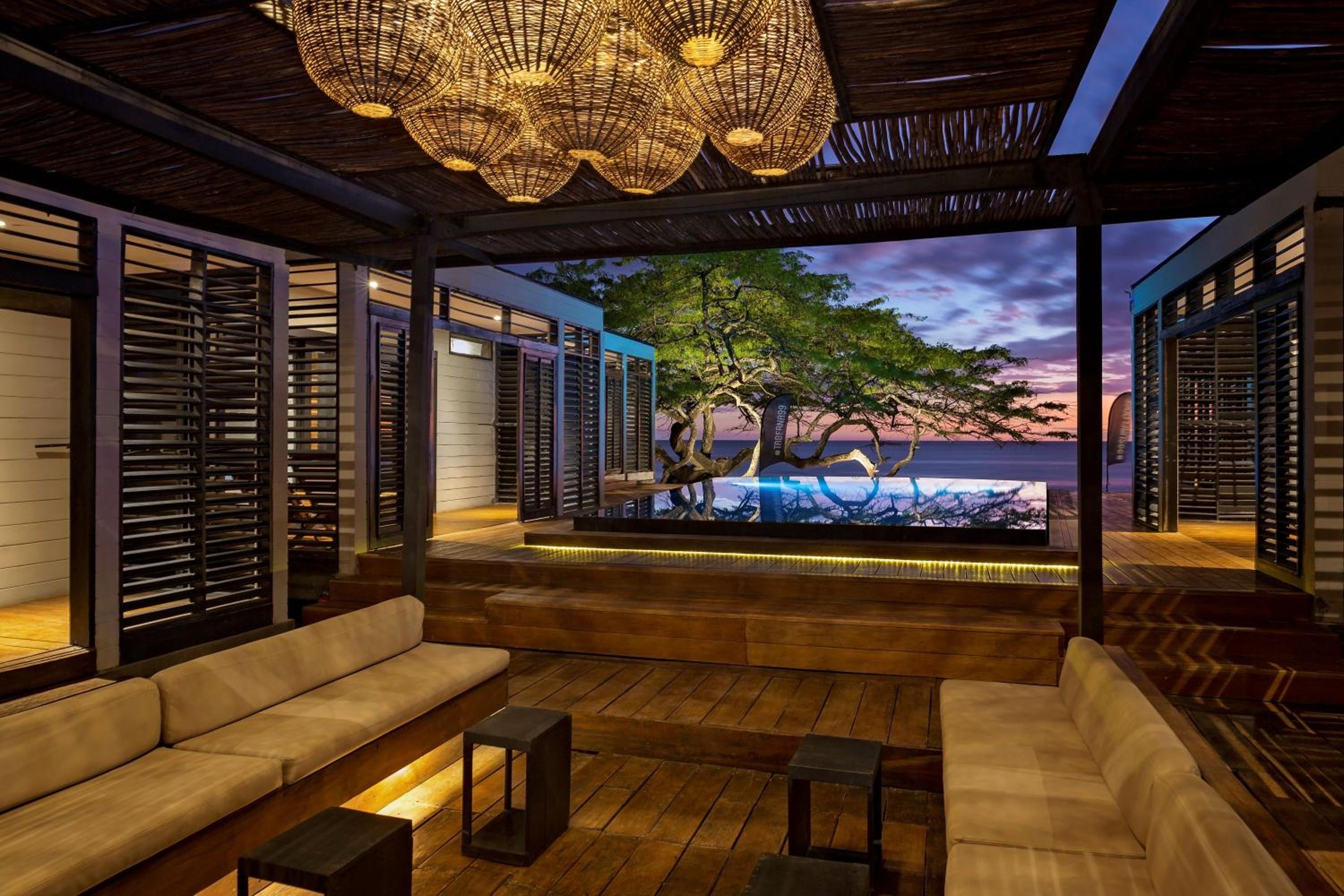 99 Surf Lodge