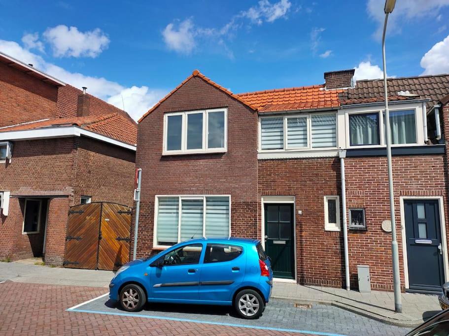 Sion House with garden in the center close to the sea and Amsterdam