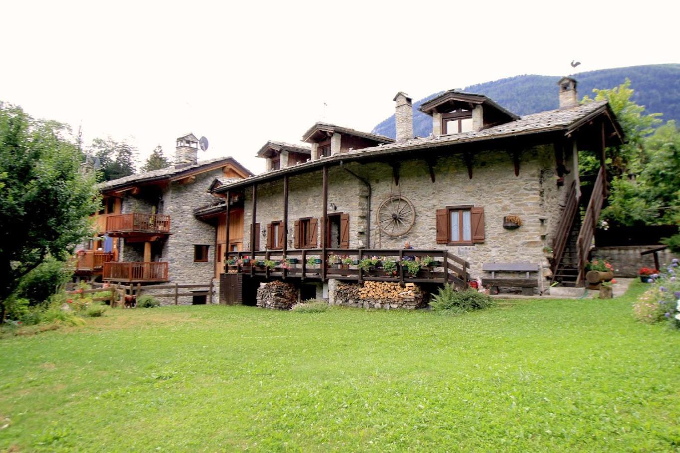 Champex Apartments
