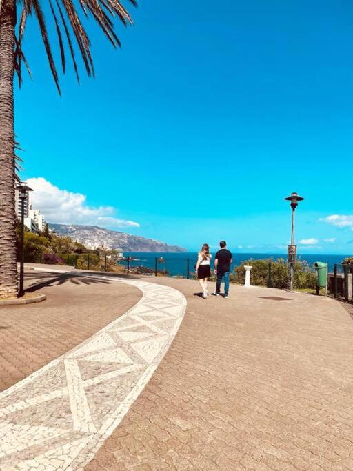 Seaview Apartment walking to the Beach view 2