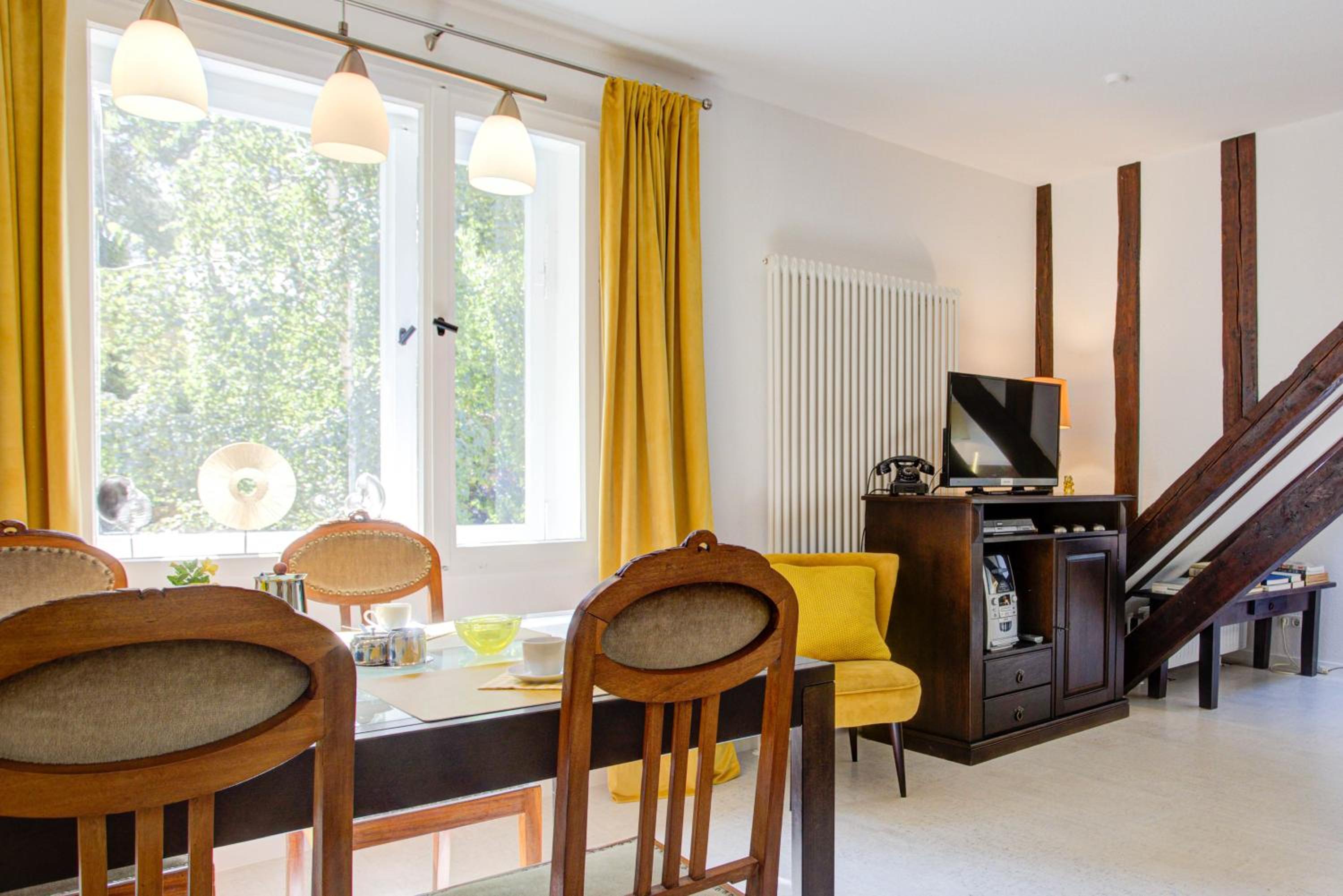 Strandvilla Hubertus Boltenhagen - Ferienwohnungen Apartment mit Parkplatz WLAN Küche Garten Grillplatz Waldbaden