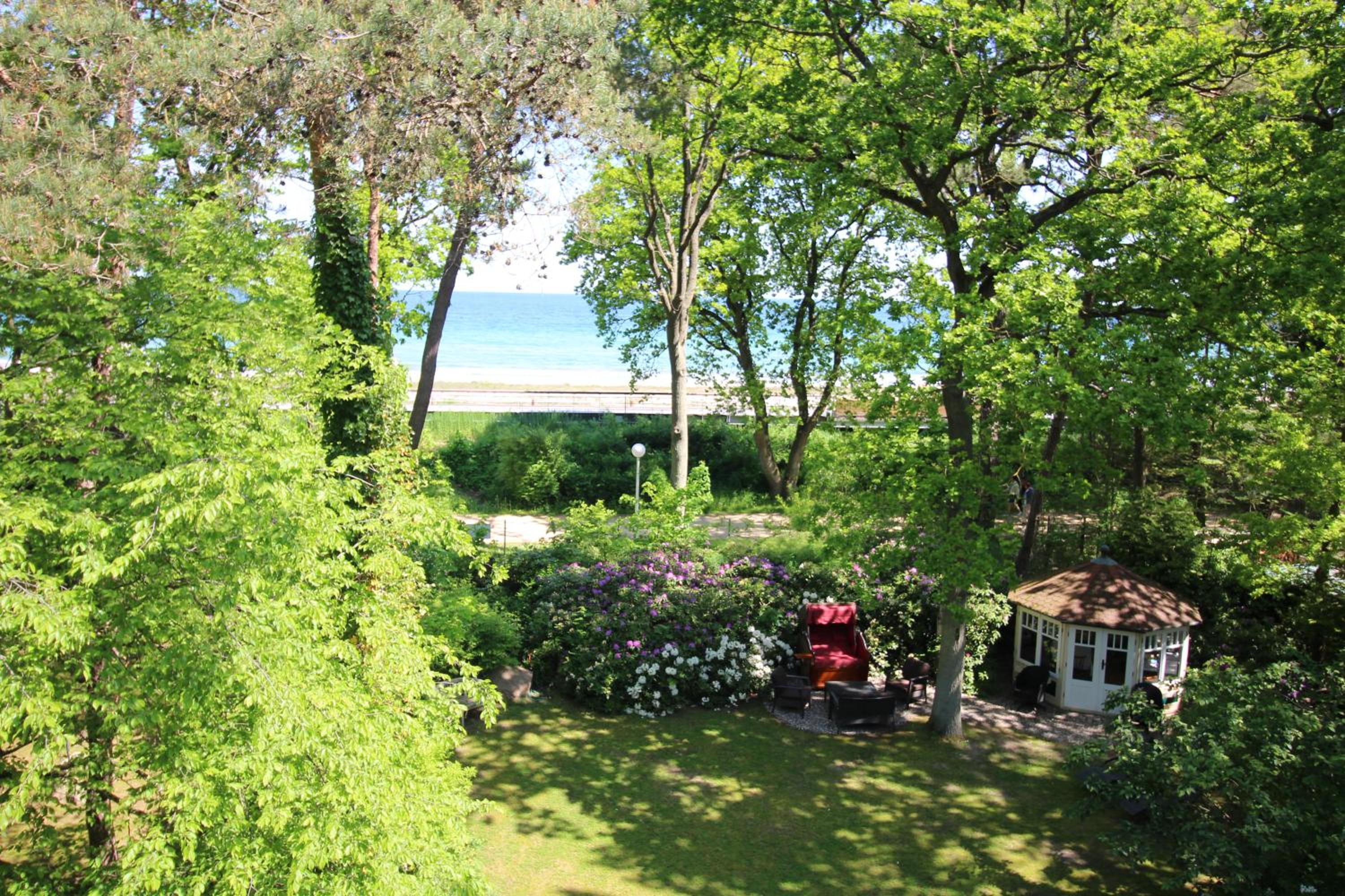 Strandvilla Hubertus Boltenhagen - Ferienwohnungen Apartment mit Parkplatz WLAN Küche Garten Grillplatz Waldbaden