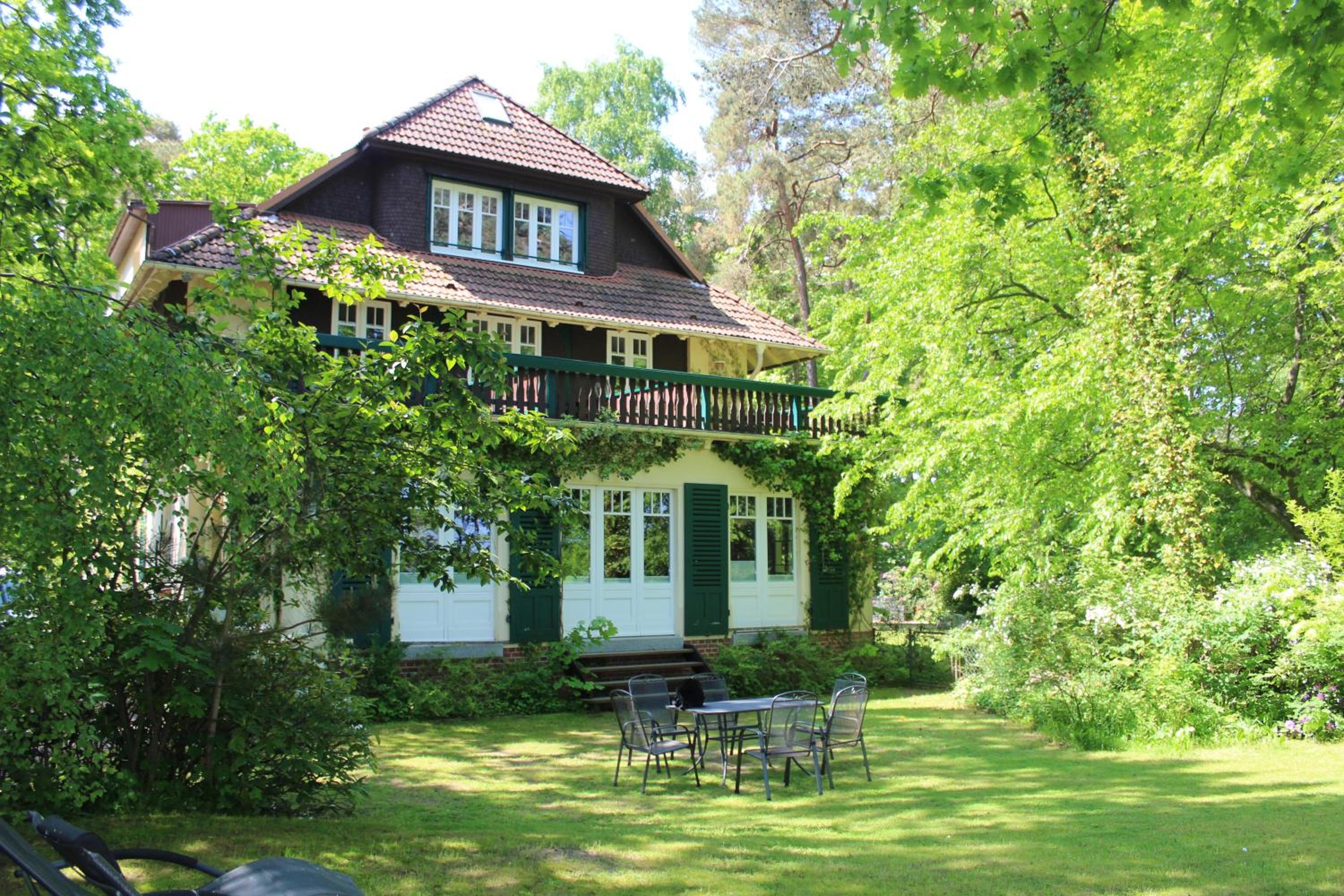 Strandvilla Hubertus Boltenhagen - Ferienwohnungen Apartment mit Parkplatz WLAN Küche Garten Grillplatz Waldbaden