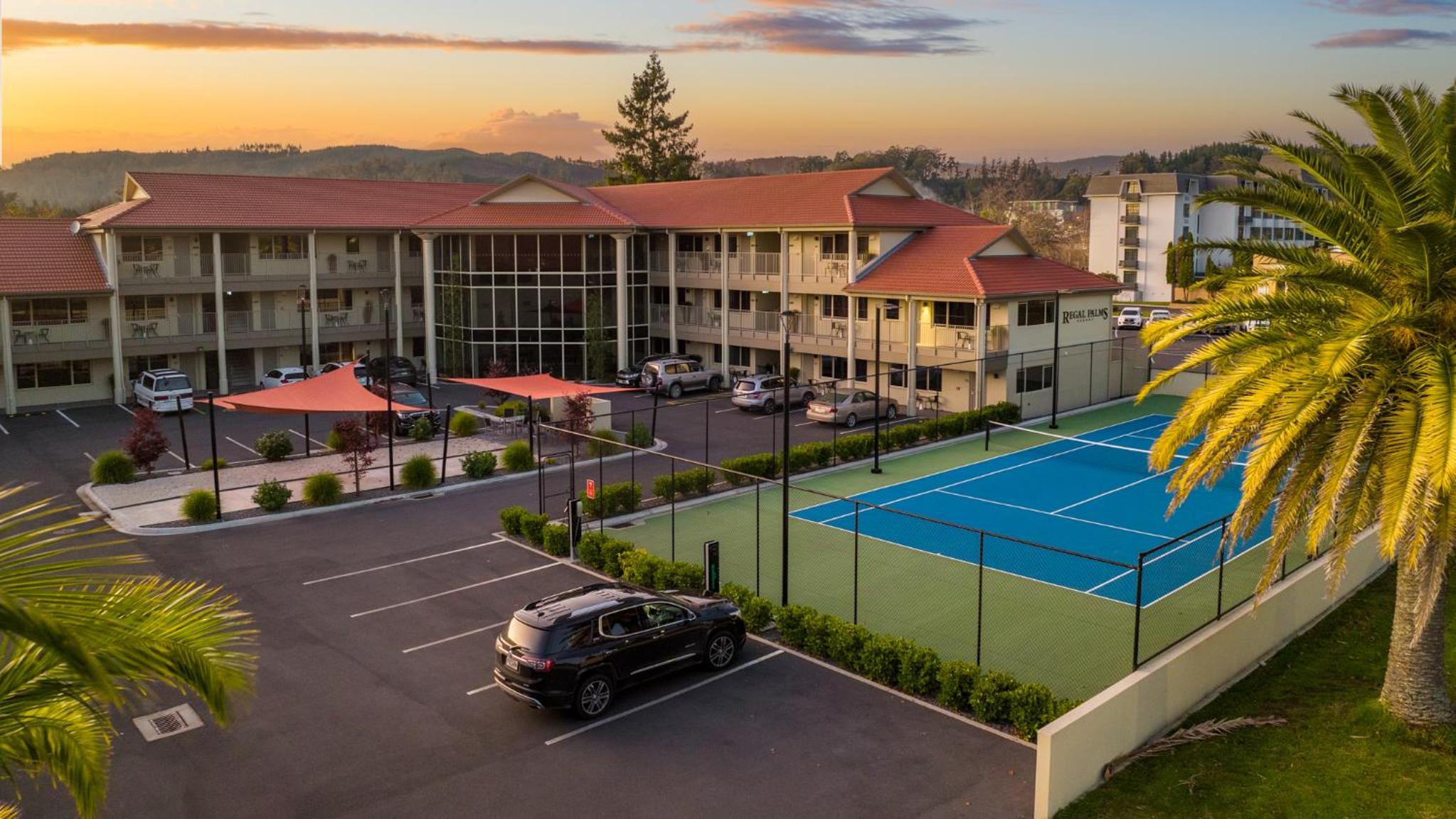 Regal Palms Resort - Image 4