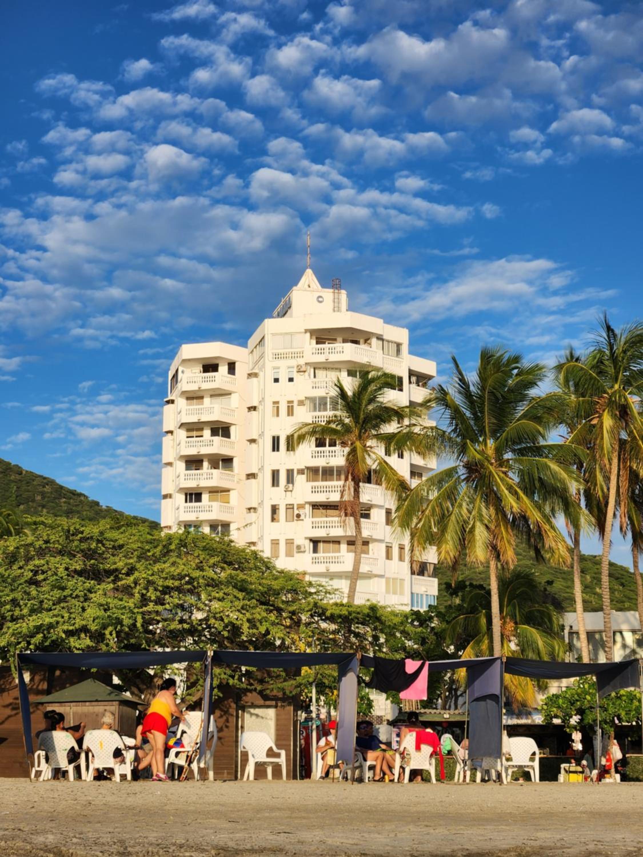 Edificio Macondo en el Rodadero con vista al mar, NO se paga manilla