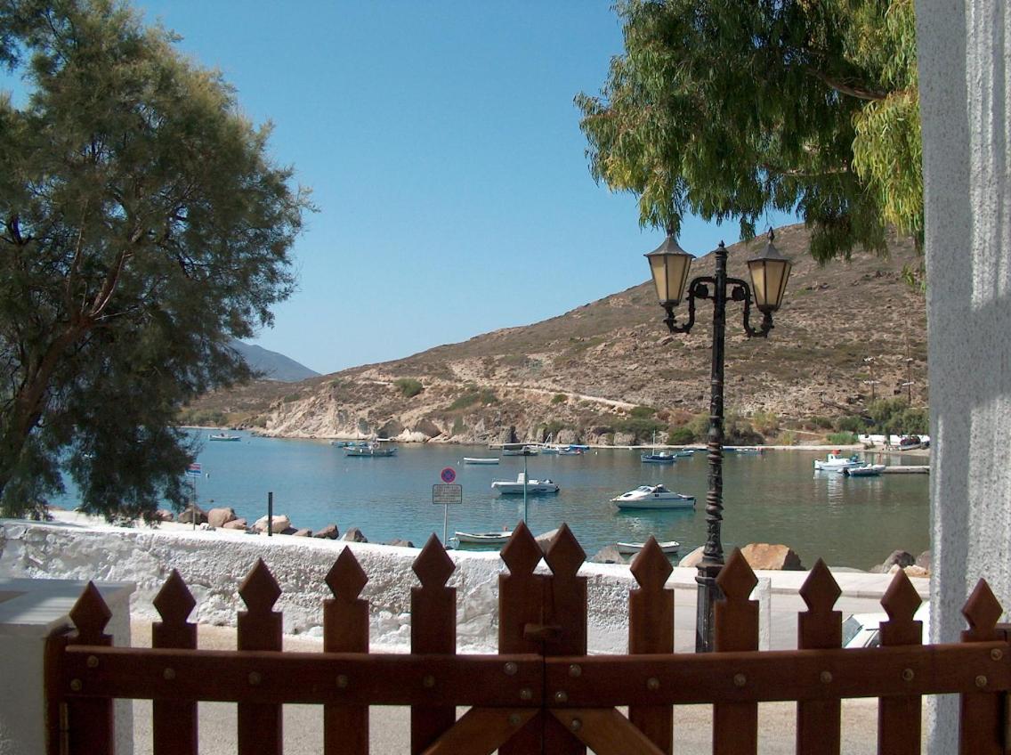 Villa Notos en Adamas — balance & terrace