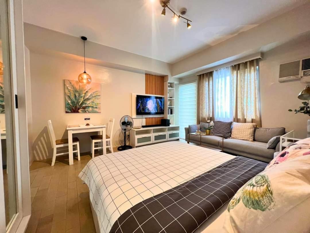 Hotel Vibe in Manhattan Plaza, Araneta City, Cubao view 2