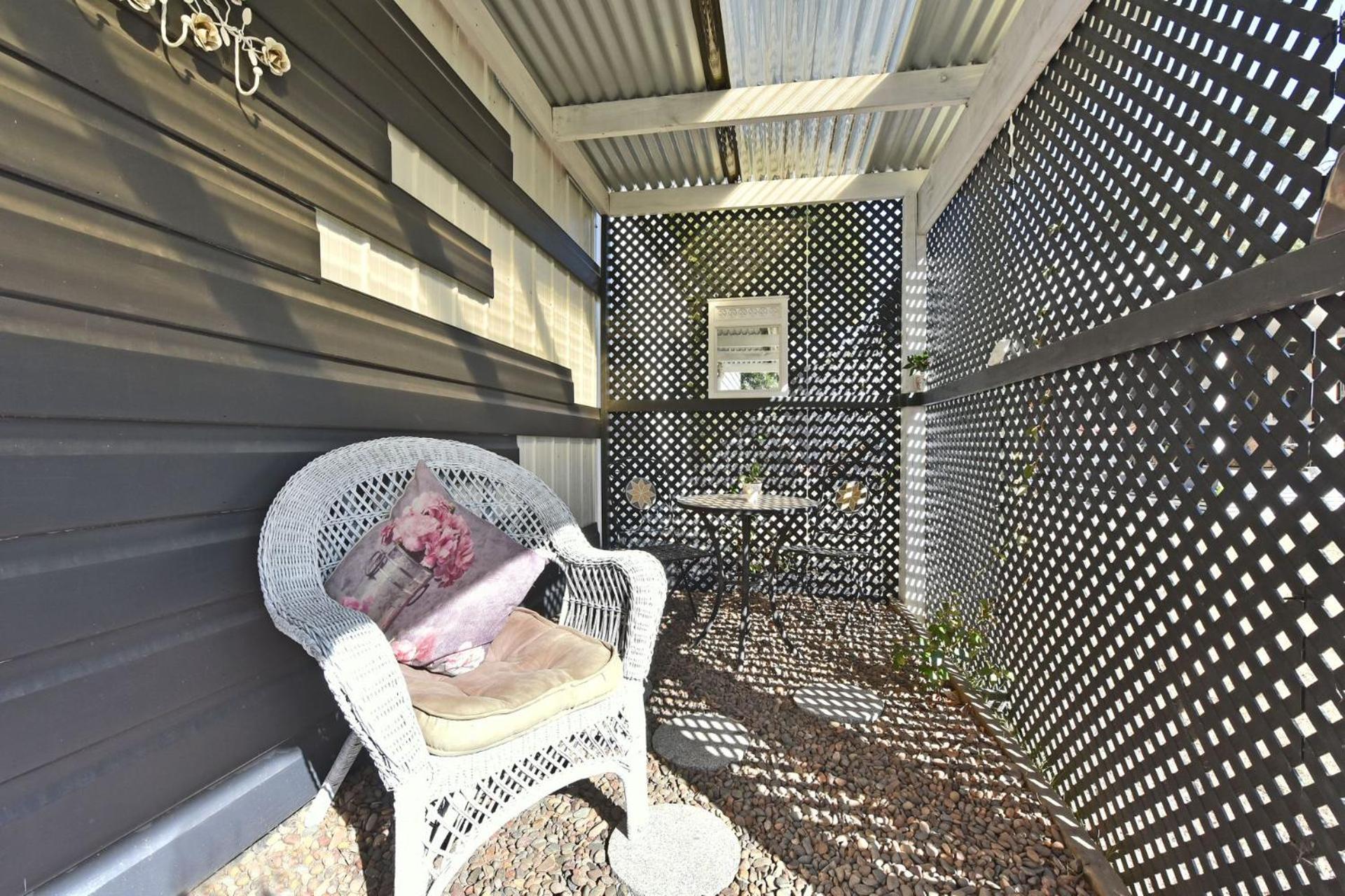 Rose Cottage Studio Romantic or Solo Getaway. Spa, Games Room