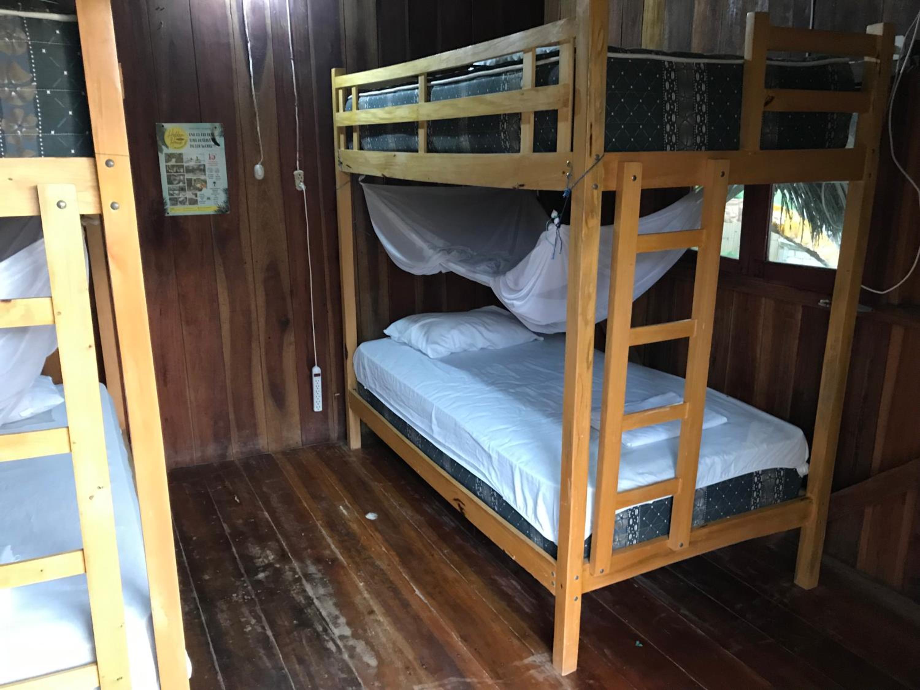 Onda Hostel Mompiche