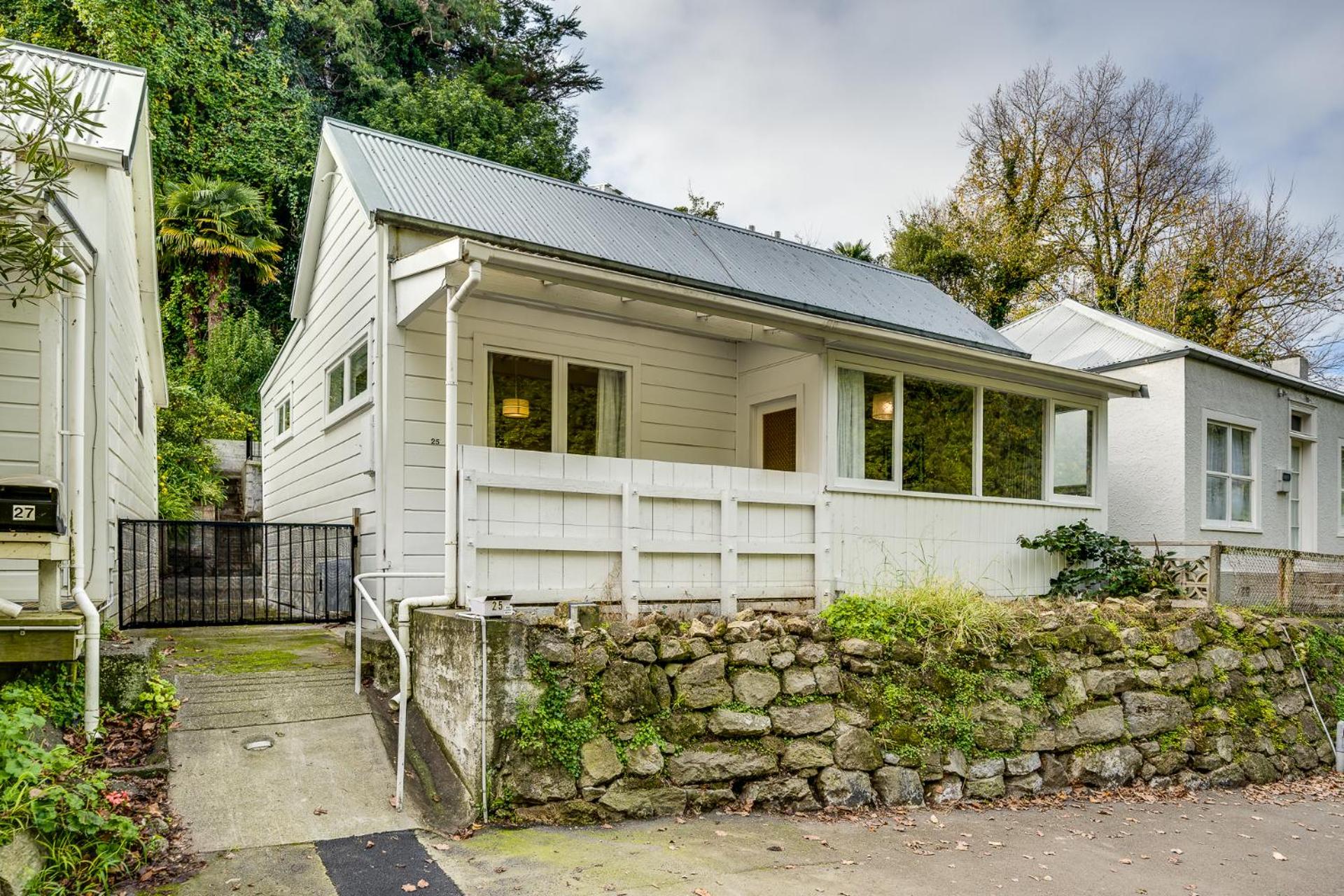 Central Cottage - Napier Holiday Home view 2
