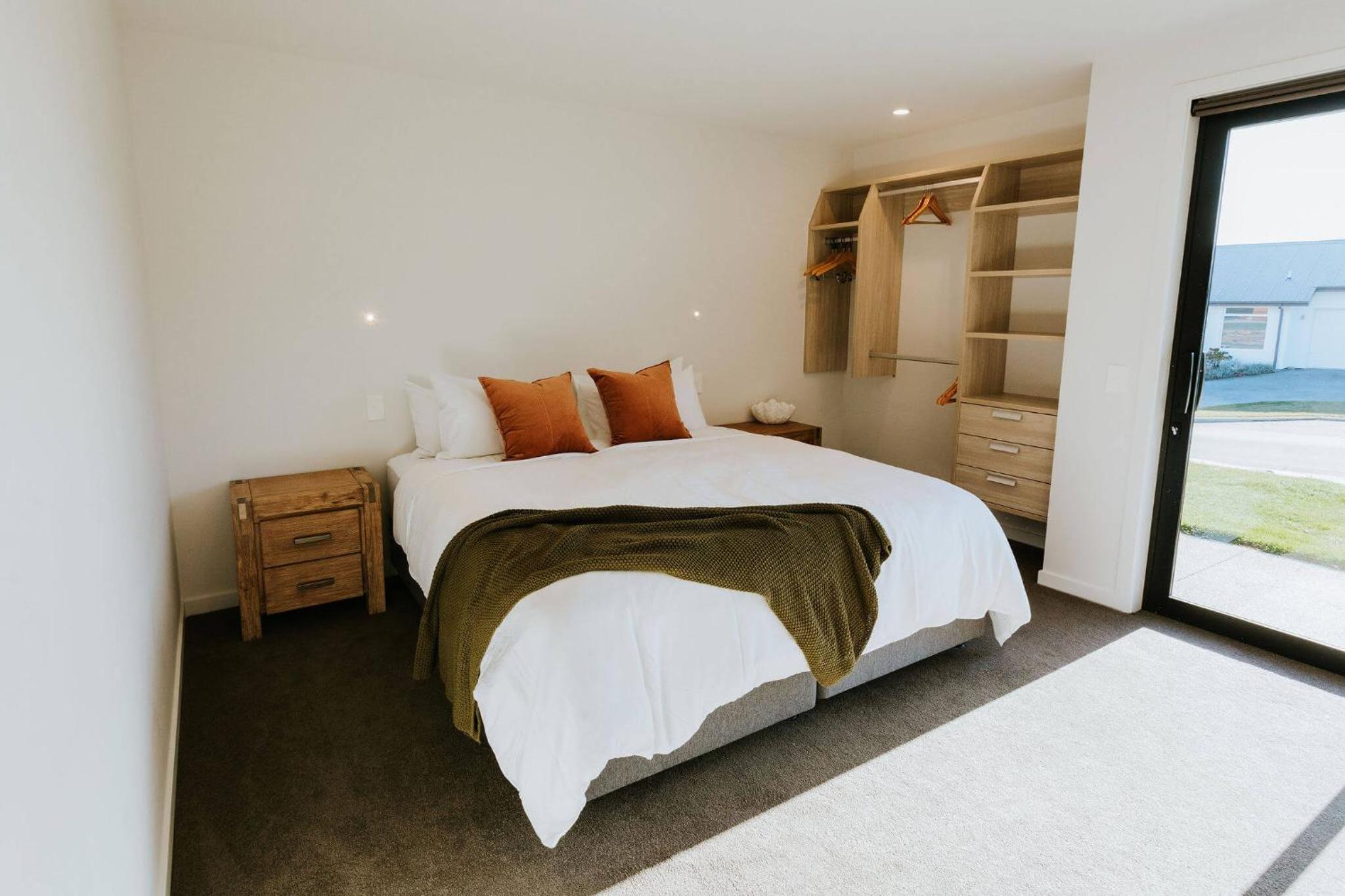 On The Rocks - Sleeps 8 - Family Friendly Holiday Home view 2