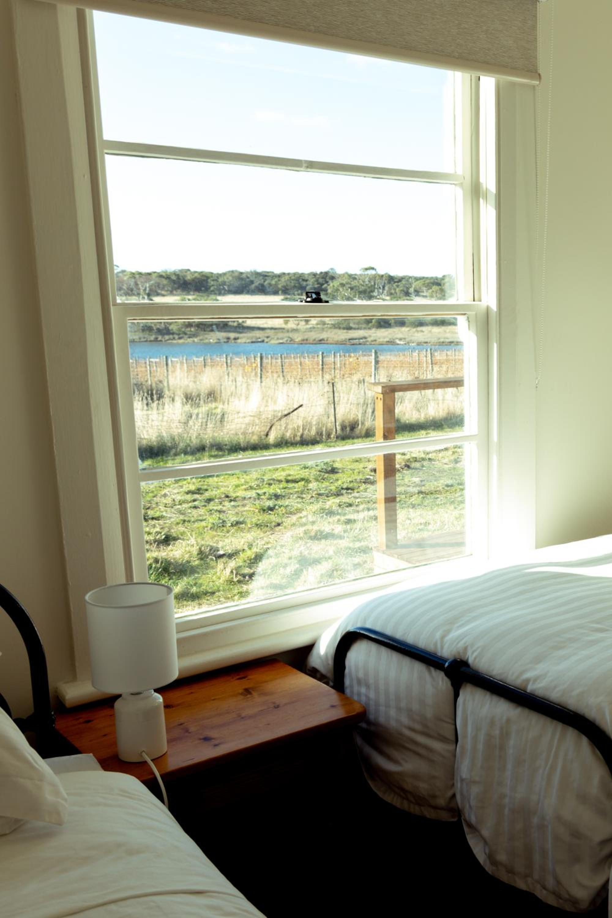 Pip's Place - Lisdillon - Waterfront