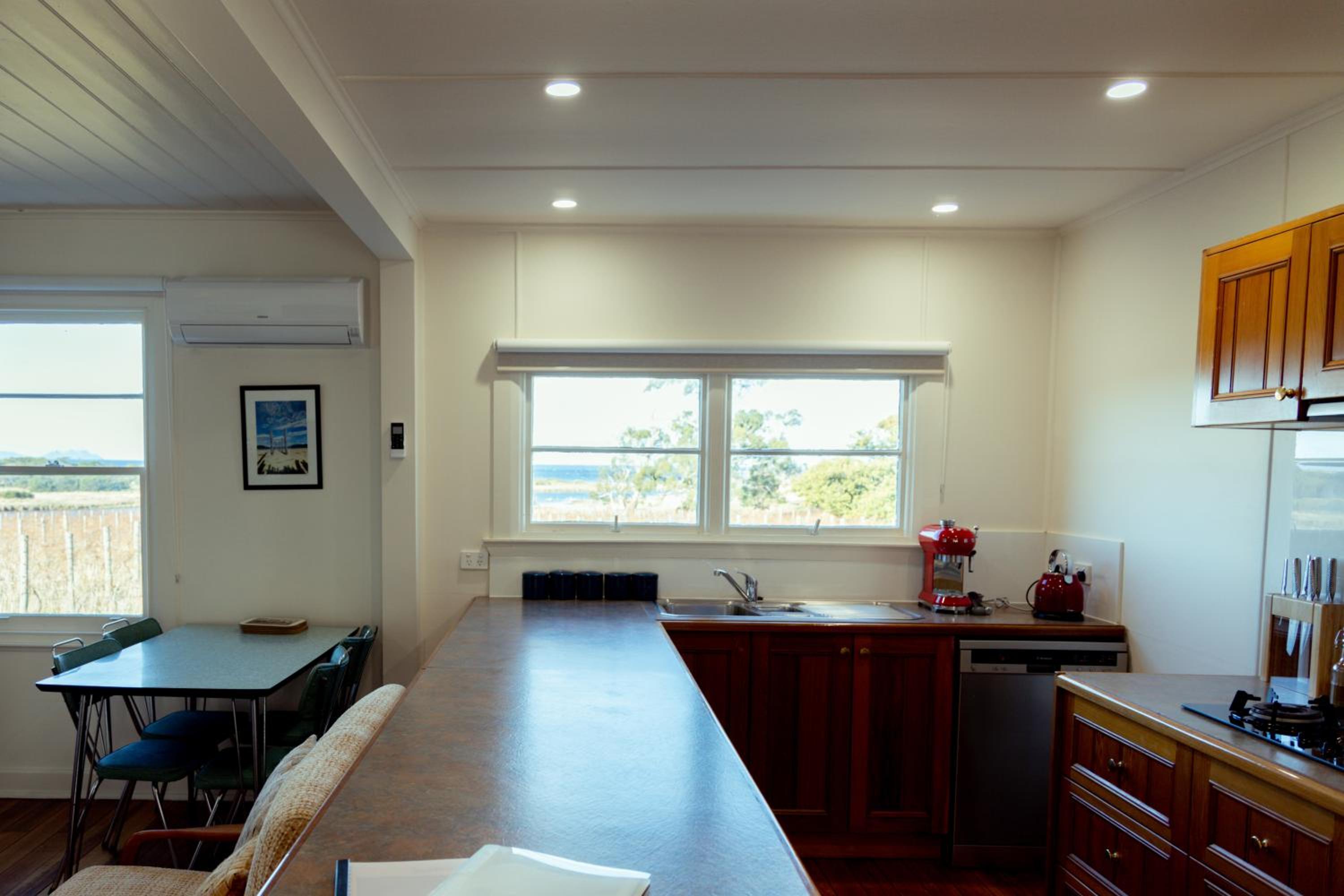 Pip's Place - Lisdillon - Waterfront