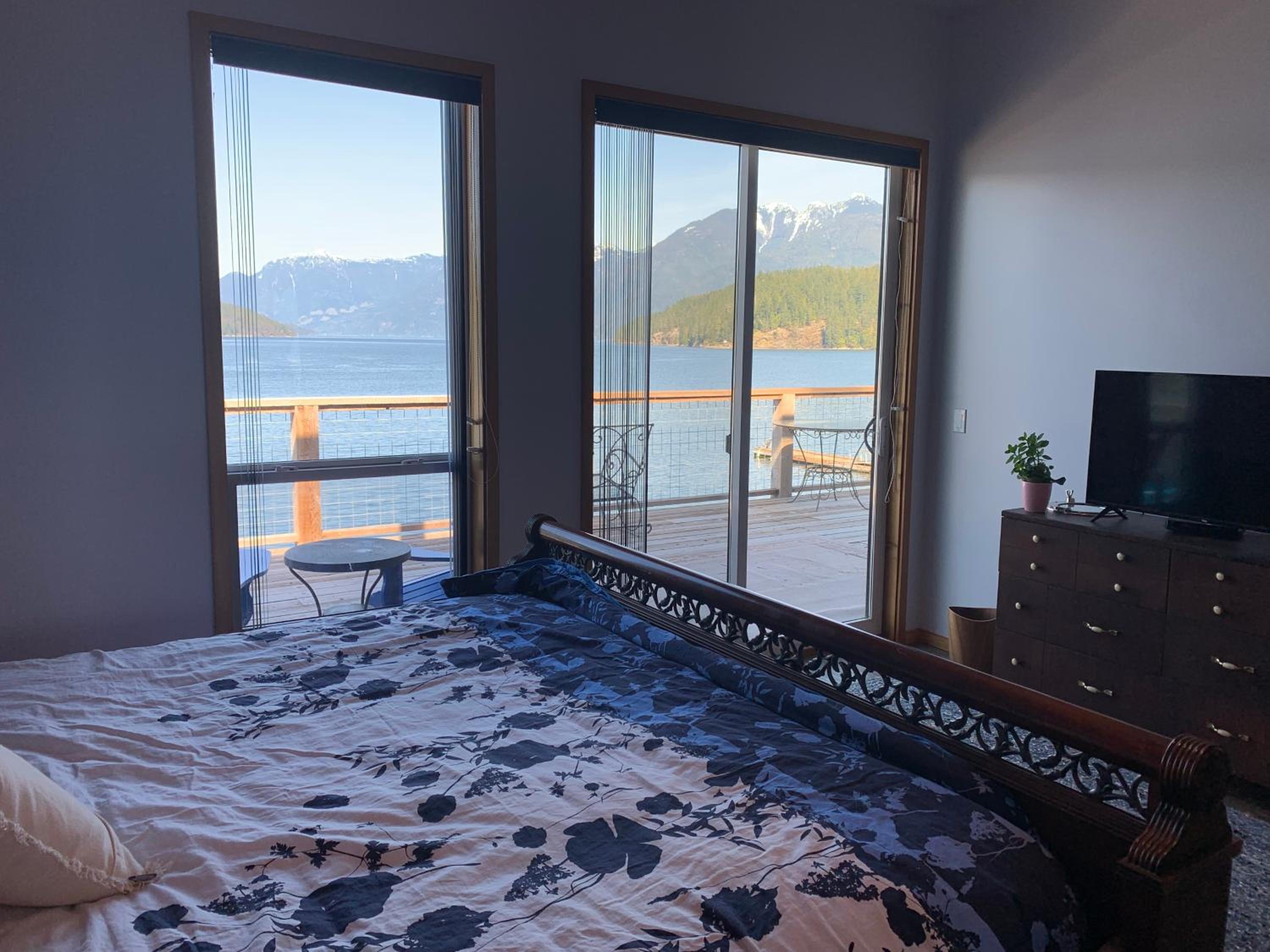 Earls Cove Orca View