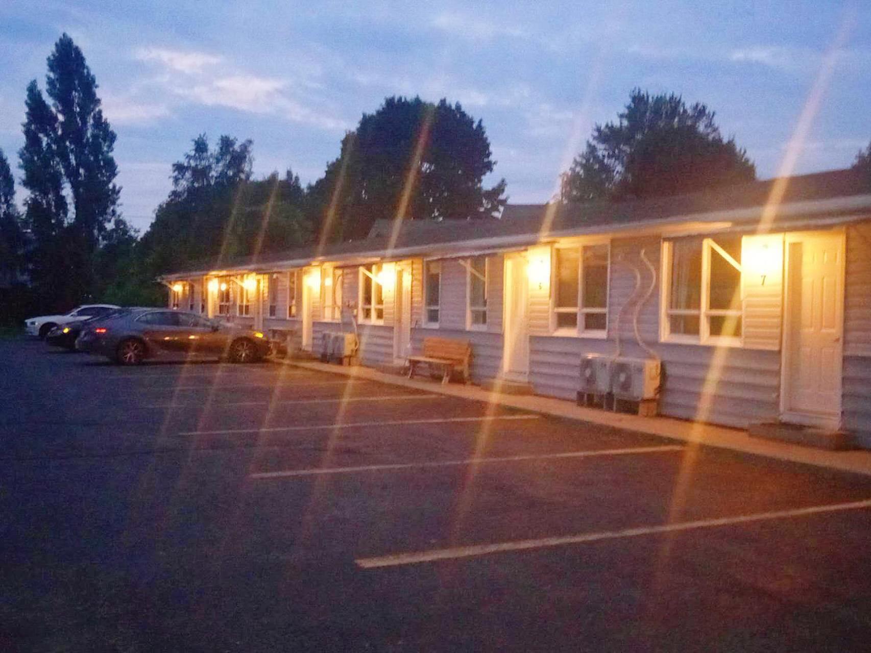 Stop 21 Motel