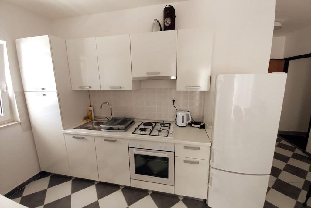Rosa apartment Mirca