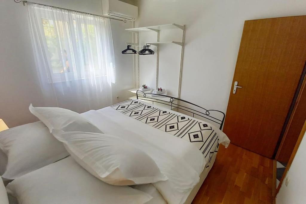 Rosa apartment Mirca